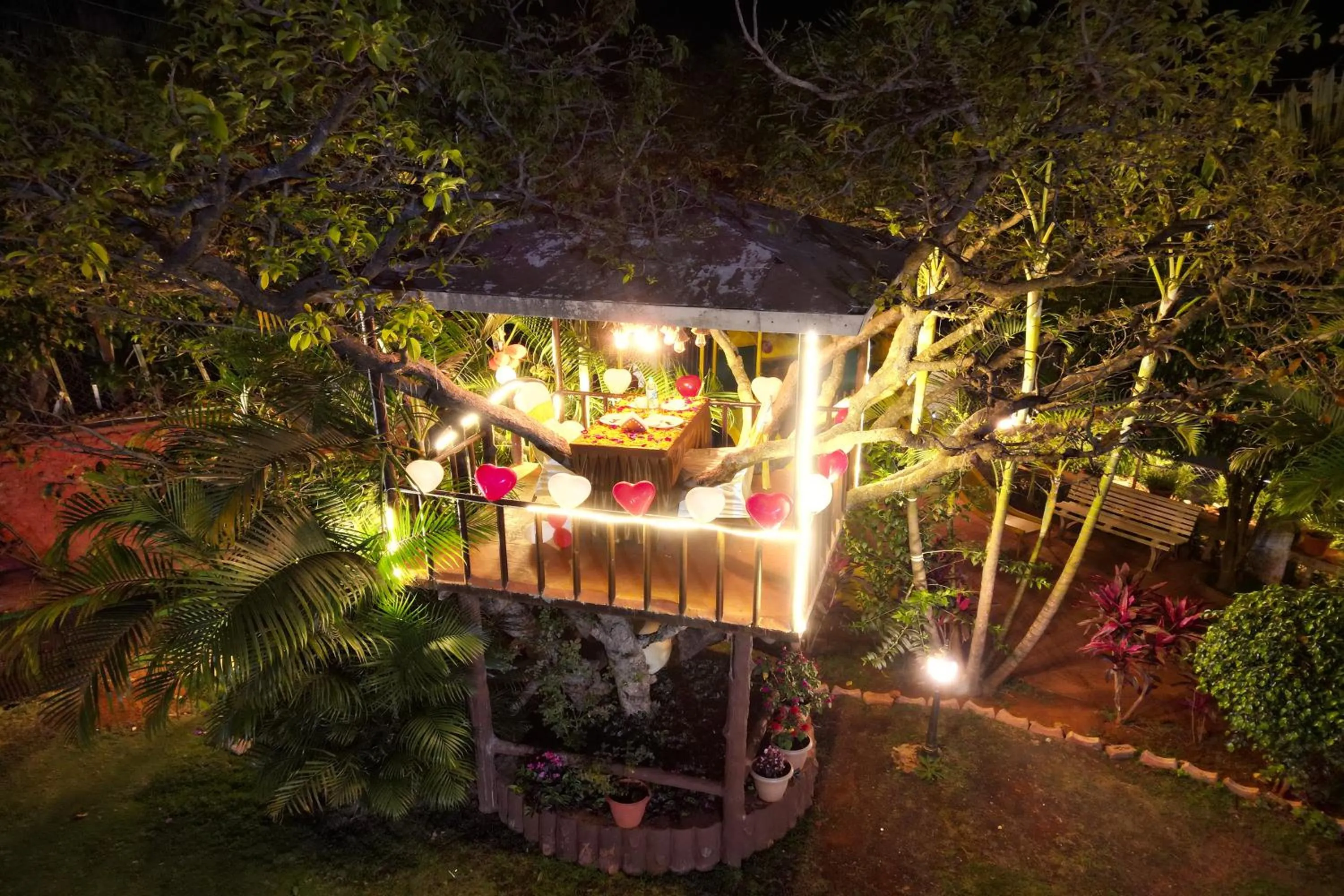 Property building in Hotel King Garden