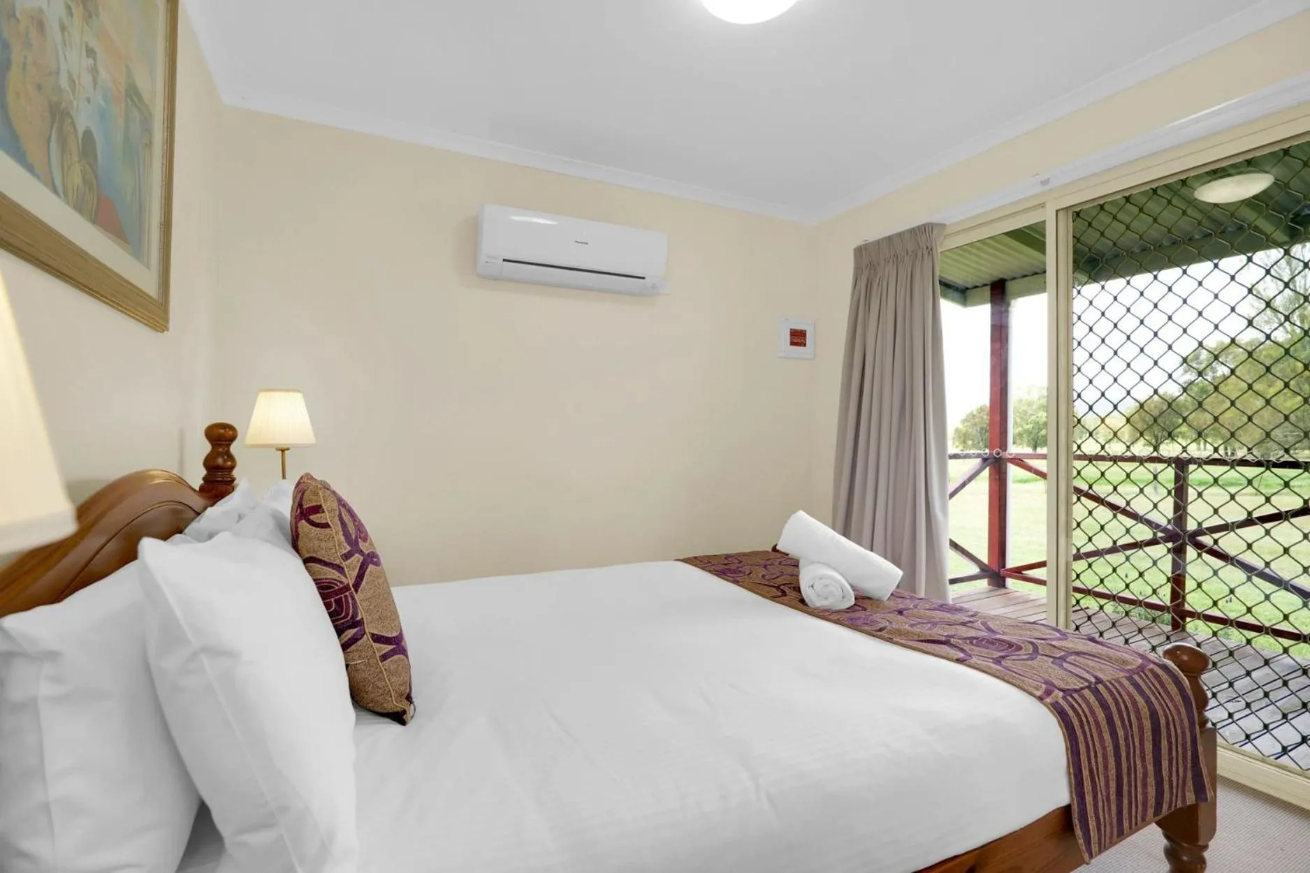 Bed in Starline Alpacas Farmstay Resort