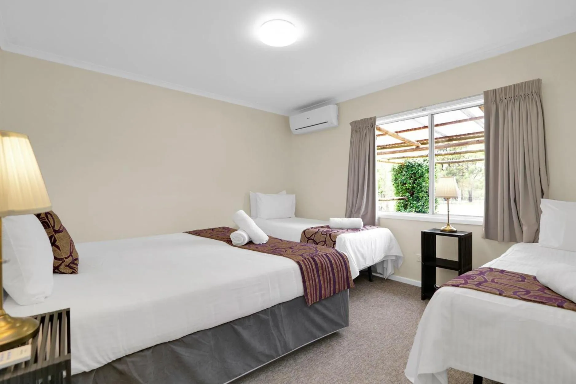 Bed in Starline Alpacas Farmstay Resort