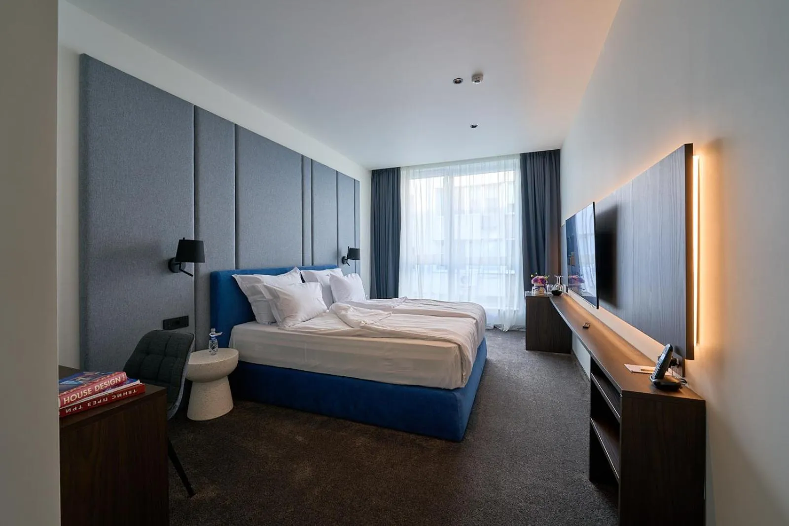 Bed in Adella Boutique Hotel - Free Secured Parking