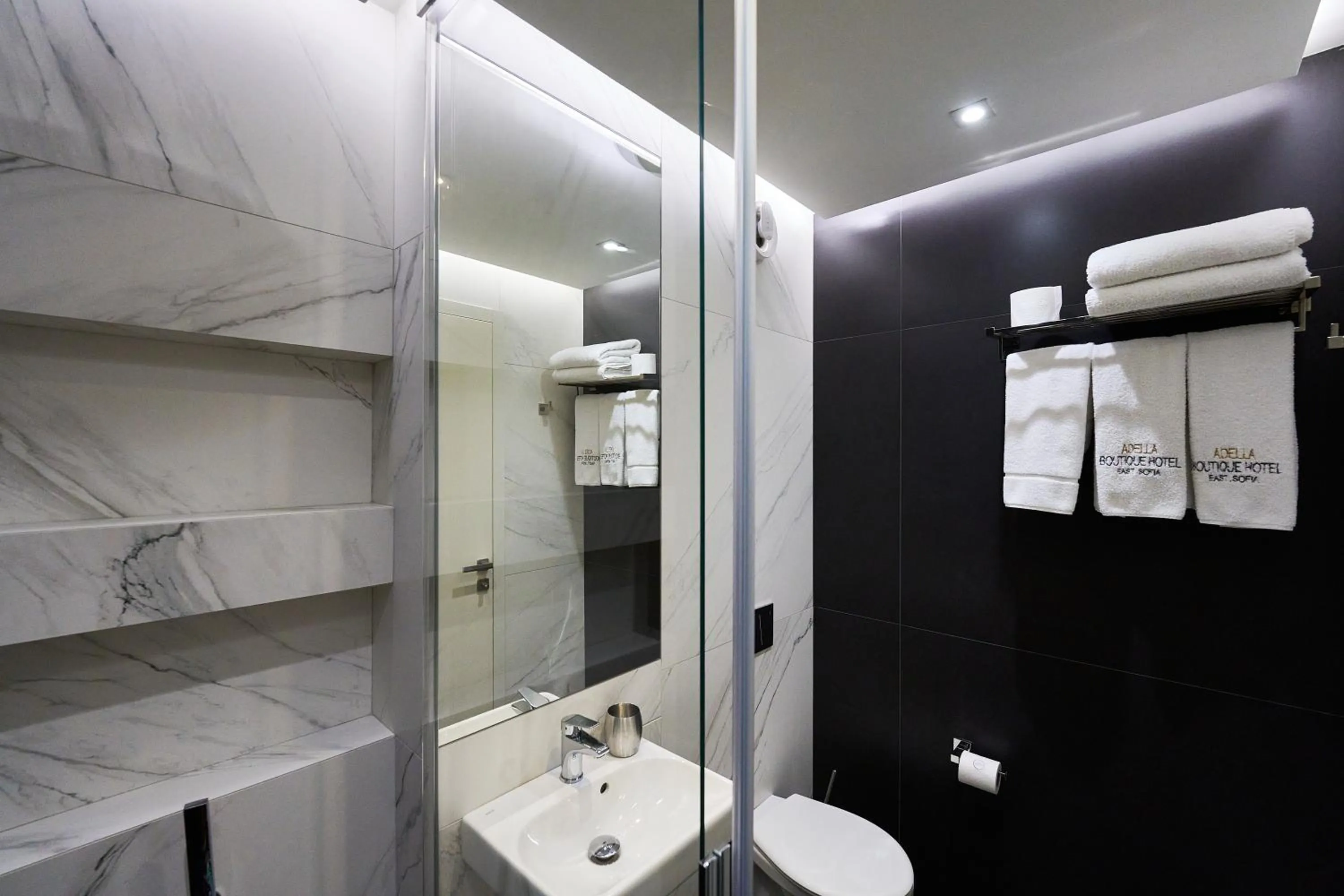 Shower in Adella Boutique Hotel - Free Secured Parking