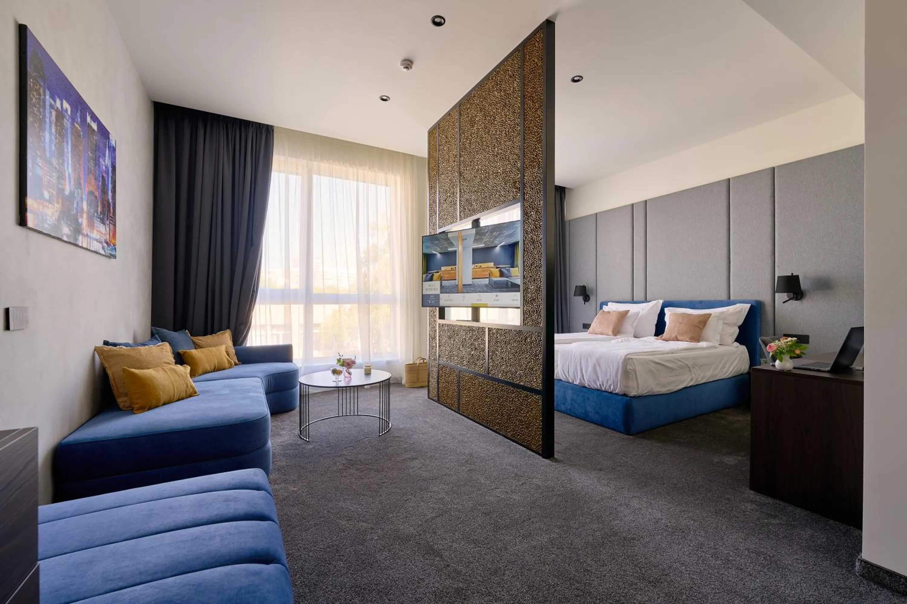 Bed in Adella Boutique Hotel - Free Secured Parking