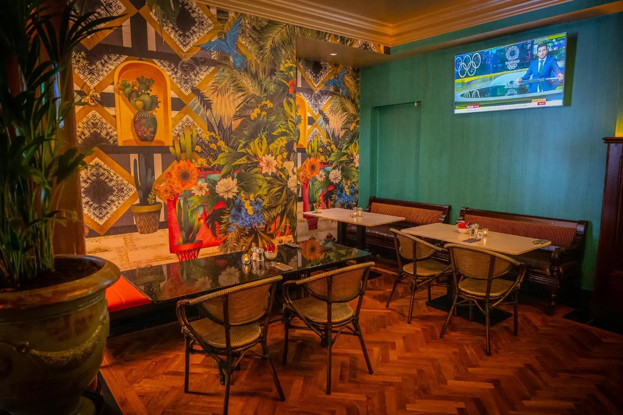 Lounge or bar in The Victoria Hotel Lounge or bar in The Victoria Hotel