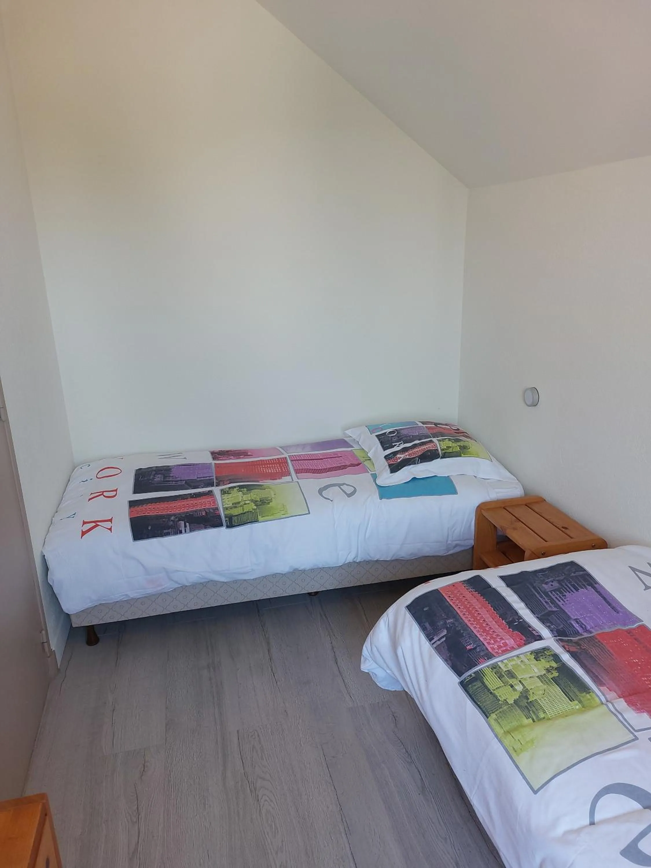 Bed in Hôtel de France