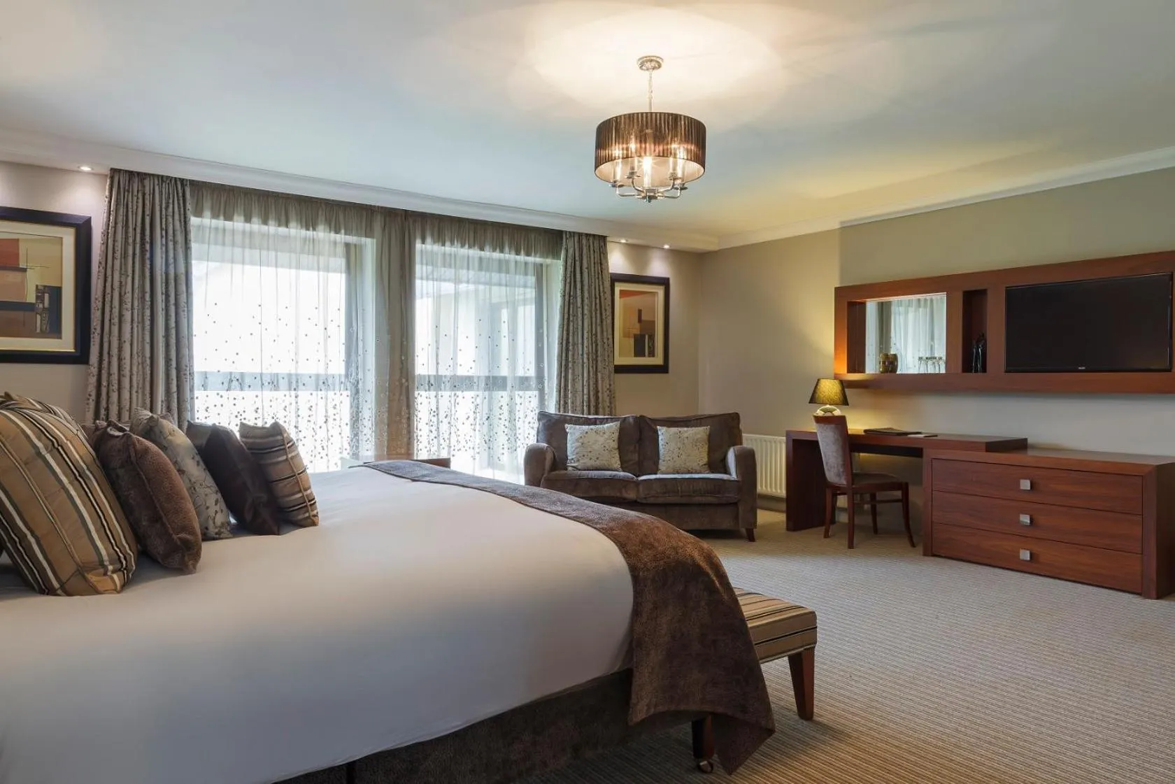 Bed in Westport Woods Hotel & Spa