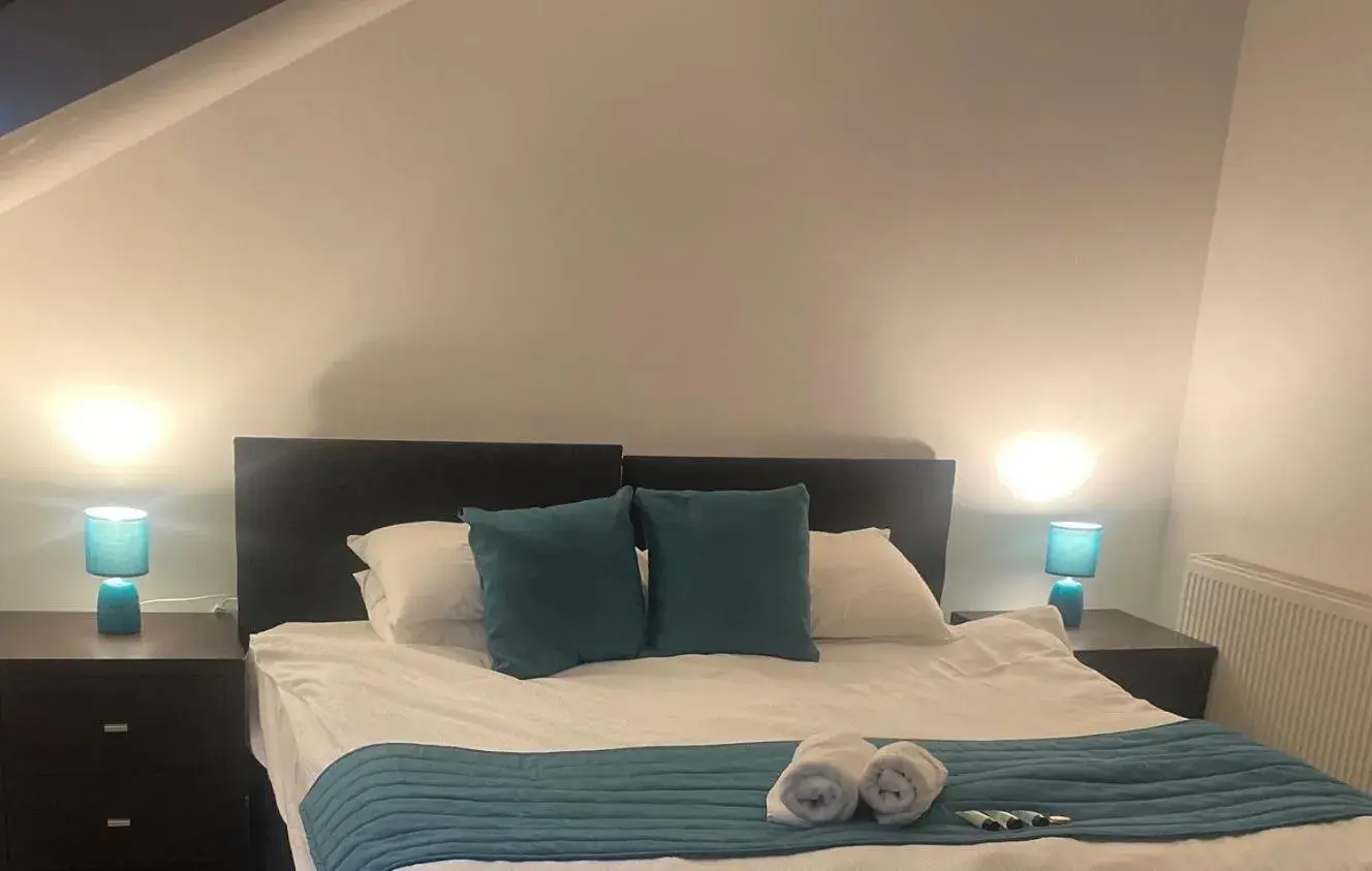 Bedroom, Bed in Beach House 3 Bed Penthouse Apartment Bedroom, Bed in Beach House 3 Bed Penthouse Apartment