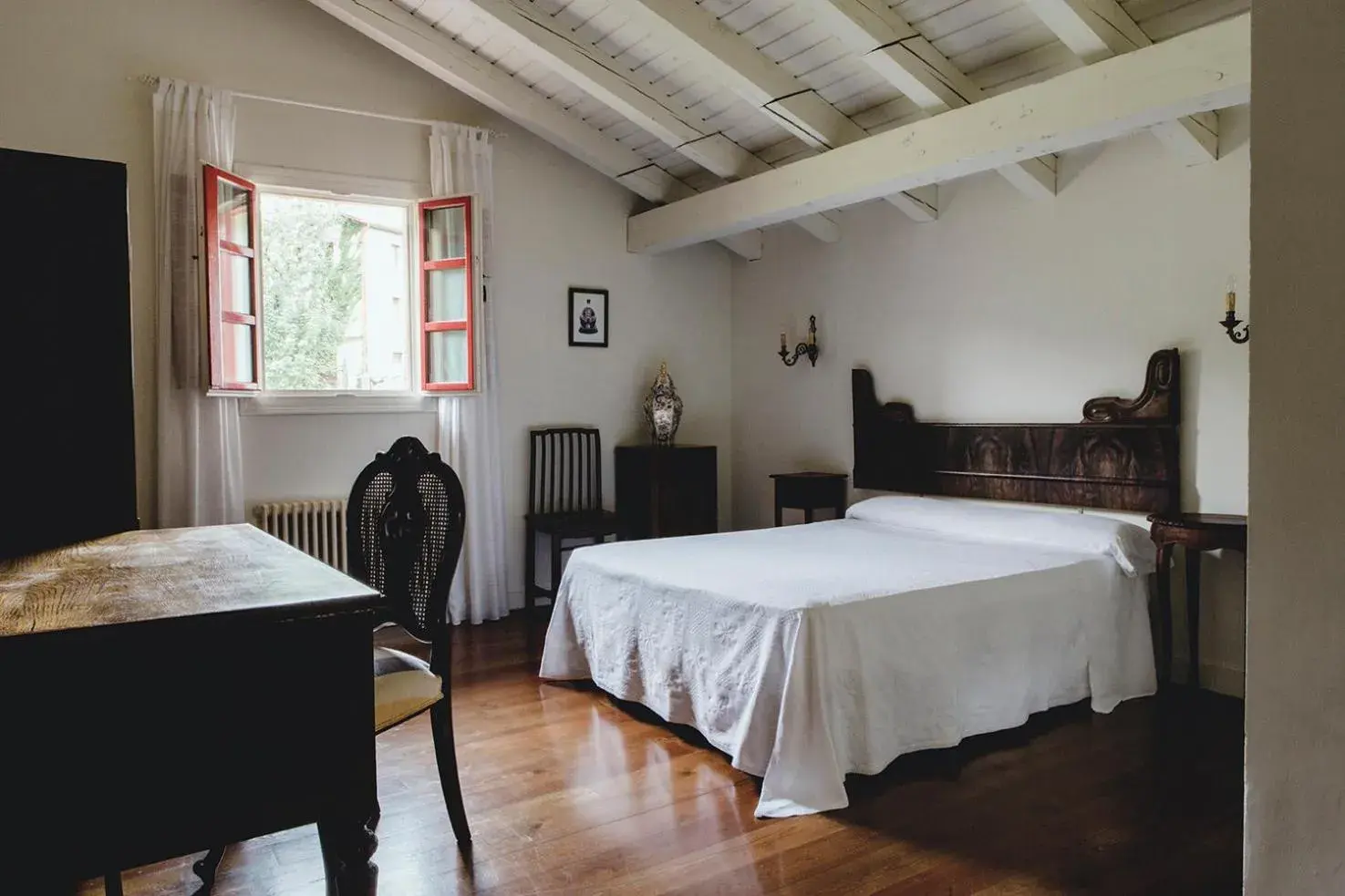 Bedroom, Bed in Hotel IRARAGORRI Bedroom, Bed in Hotel IRARAGORRI