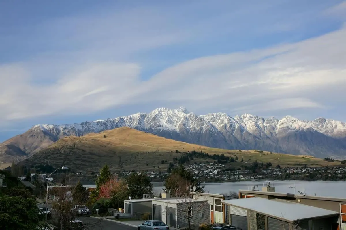 Earnslaw Central Views B