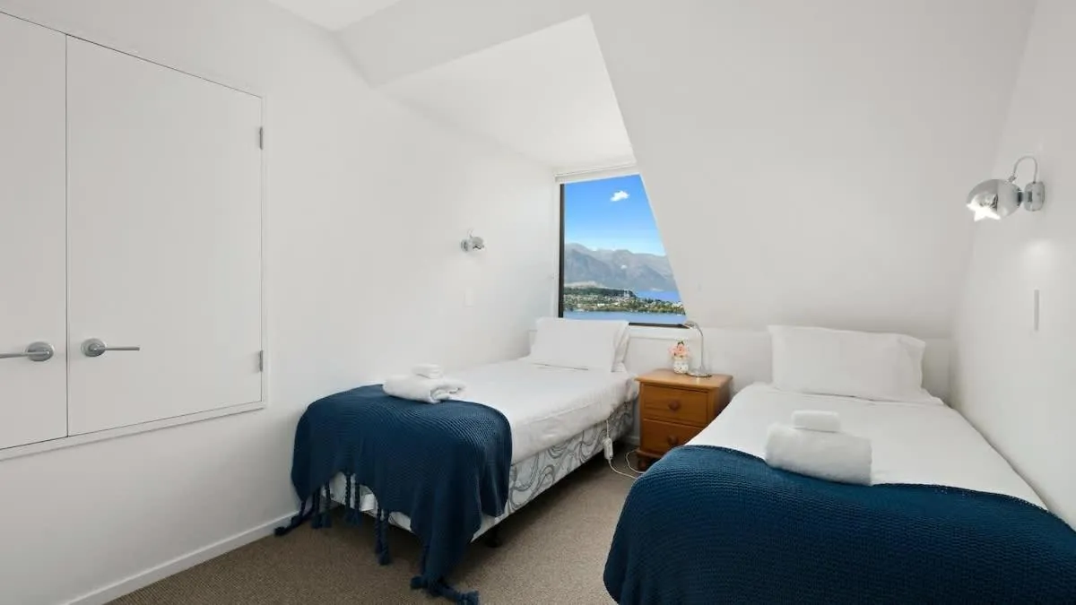 Bed in Earnslaw Central Views B