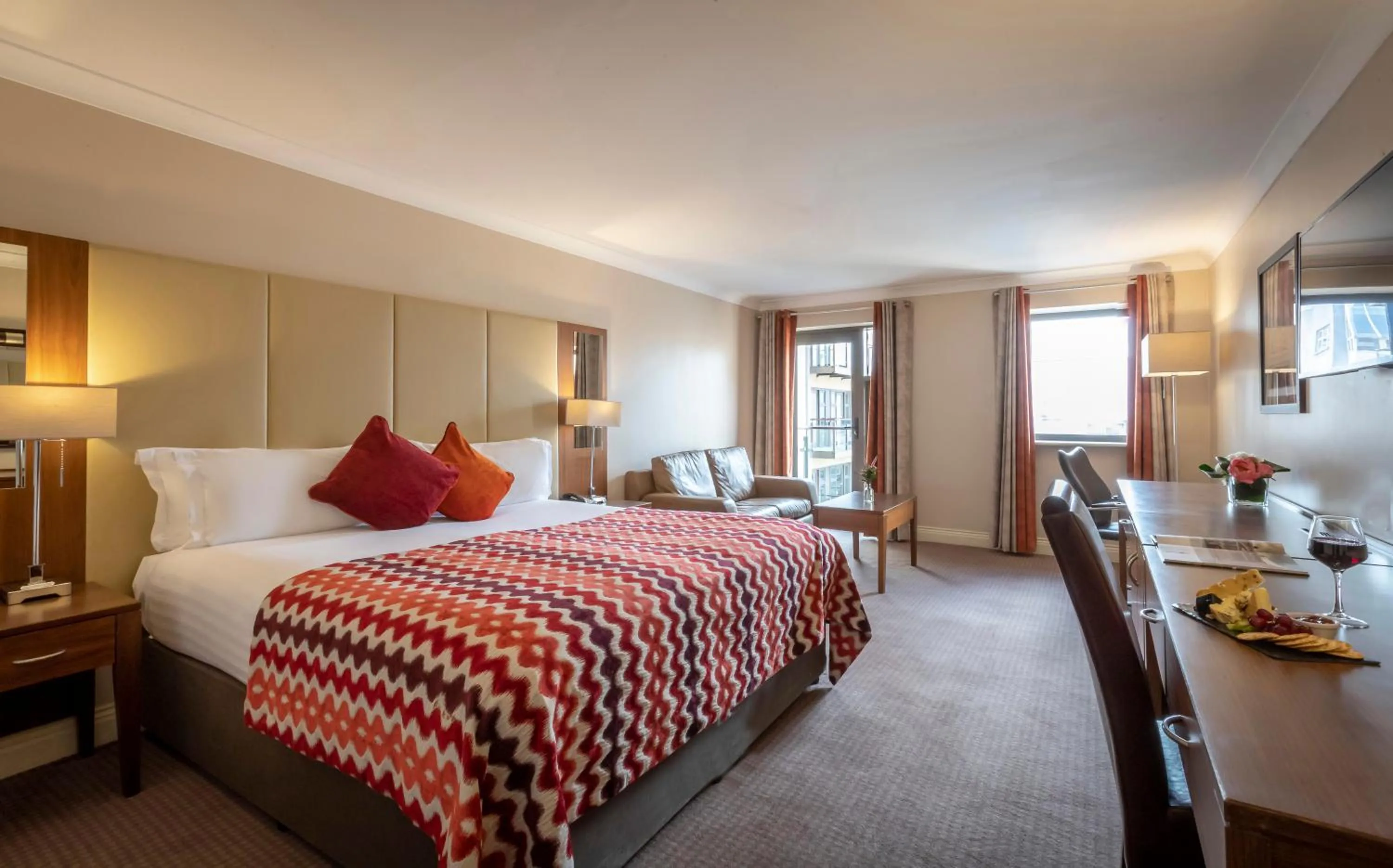 Bedroom, Bed in Royal Marine Hotel