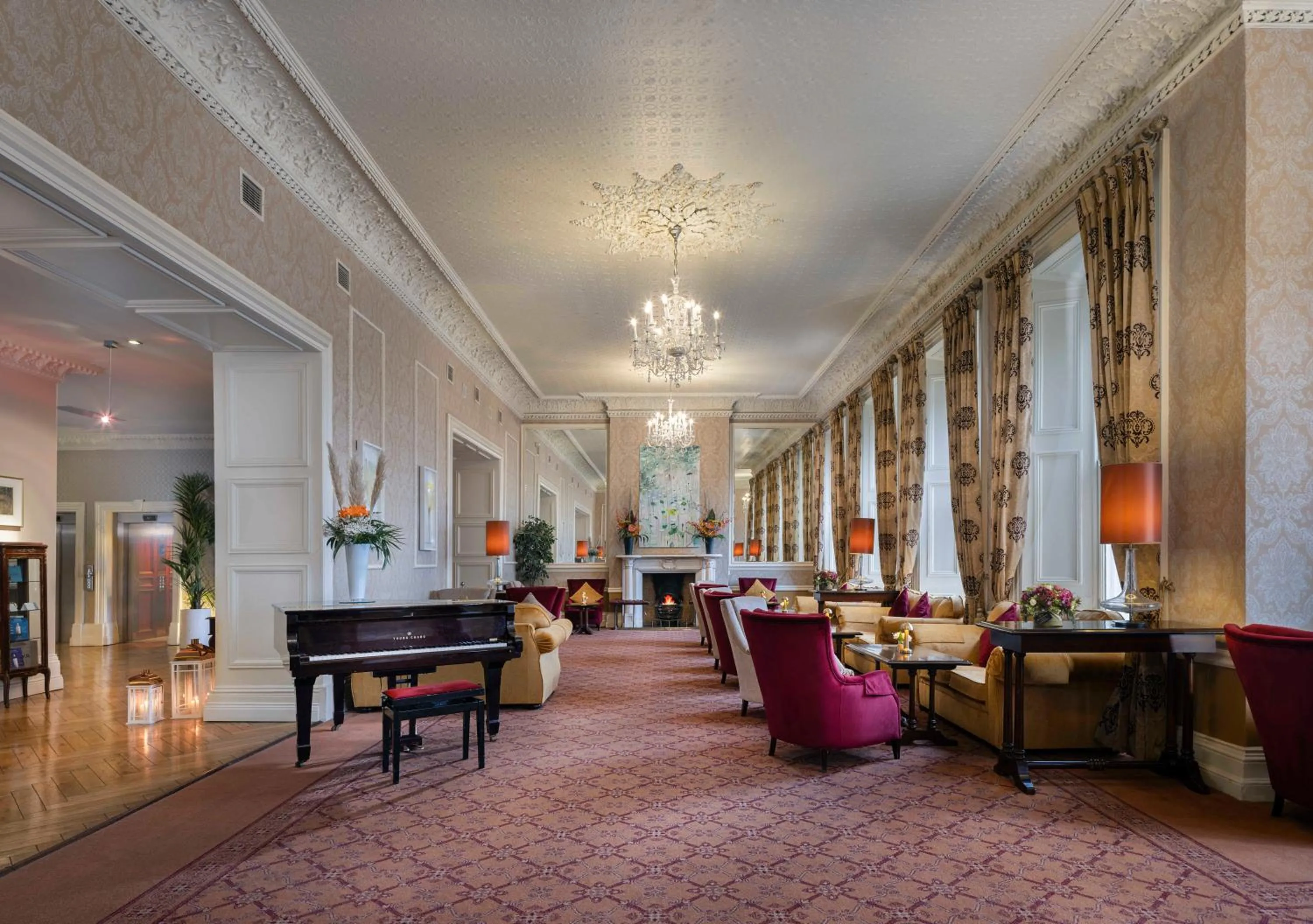 Restaurant/places to eat in Royal Marine Hotel