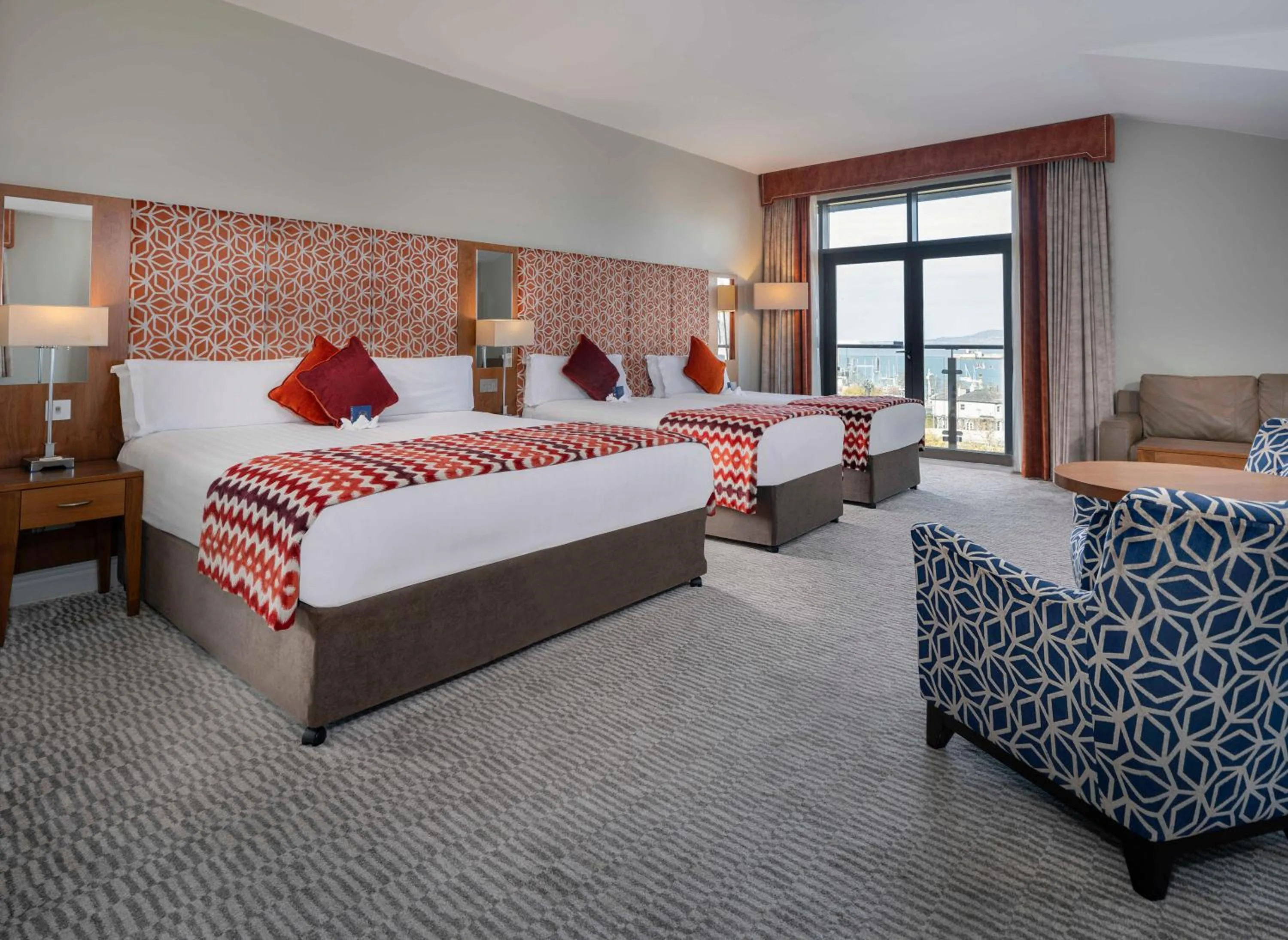 Bedroom, Bed in Royal Marine Hotel