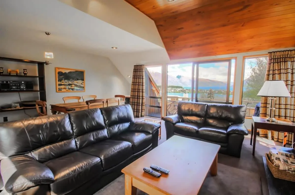 Earnslaw Central Views A
