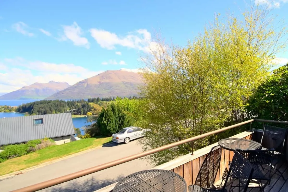Earnslaw Central Views A