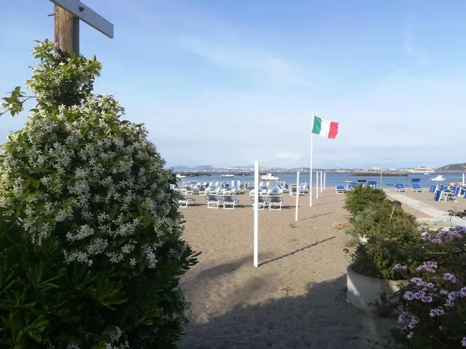 Beach in VILLA ISCLA maison d'hôtes