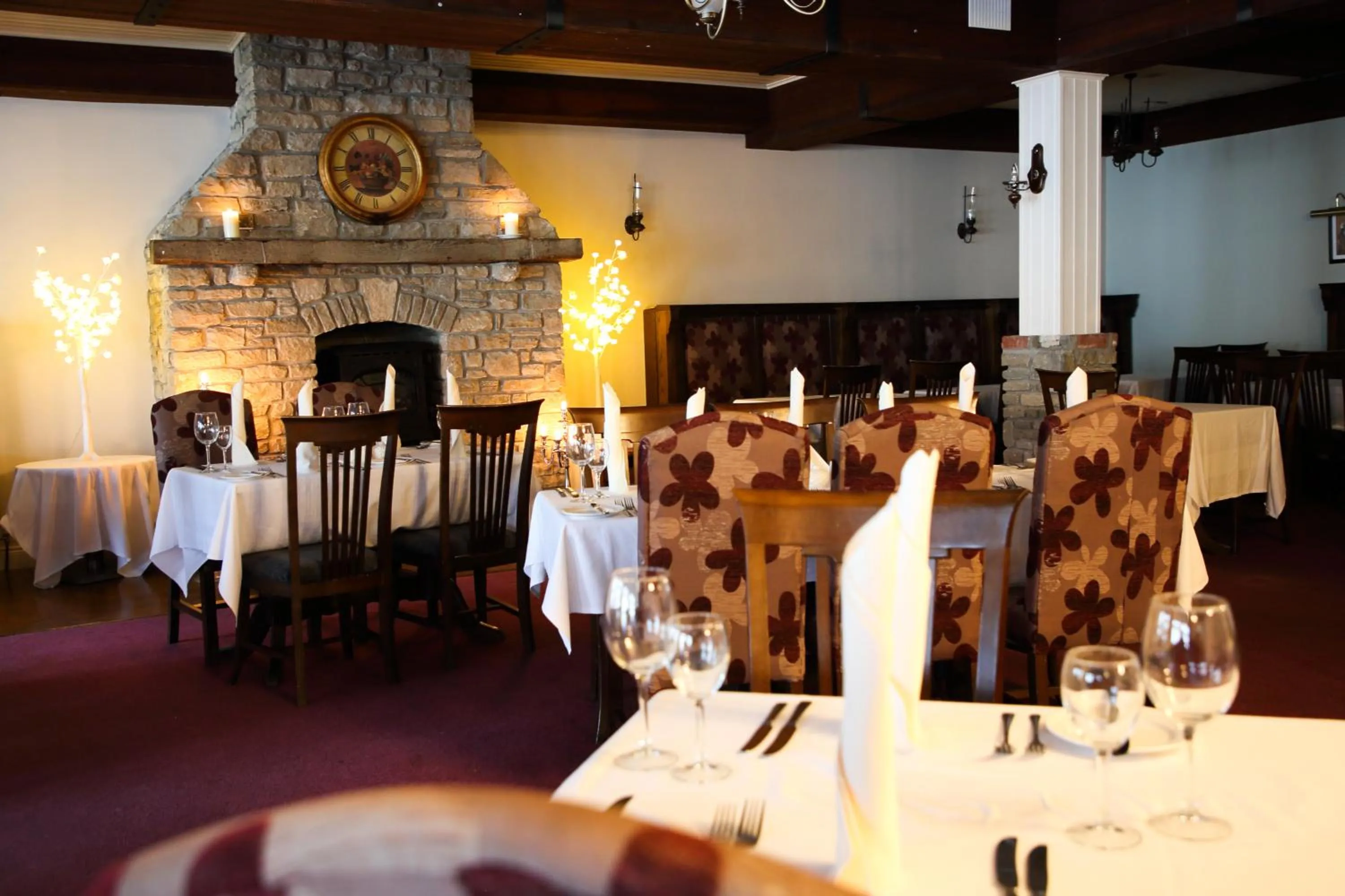 Restaurant/places to eat in Mulroy Woods Hotel