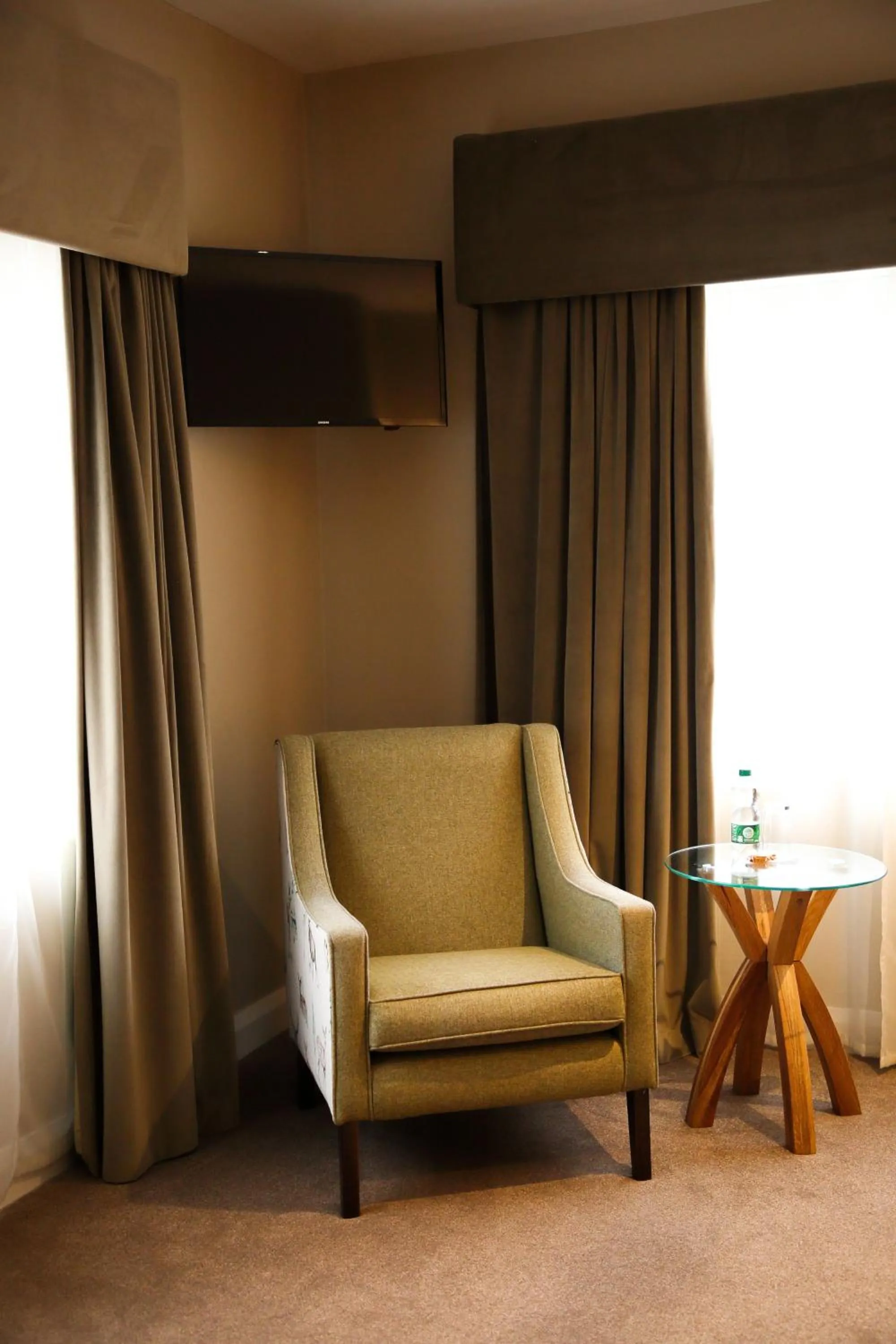 Bedroom in Mulroy Woods Hotel