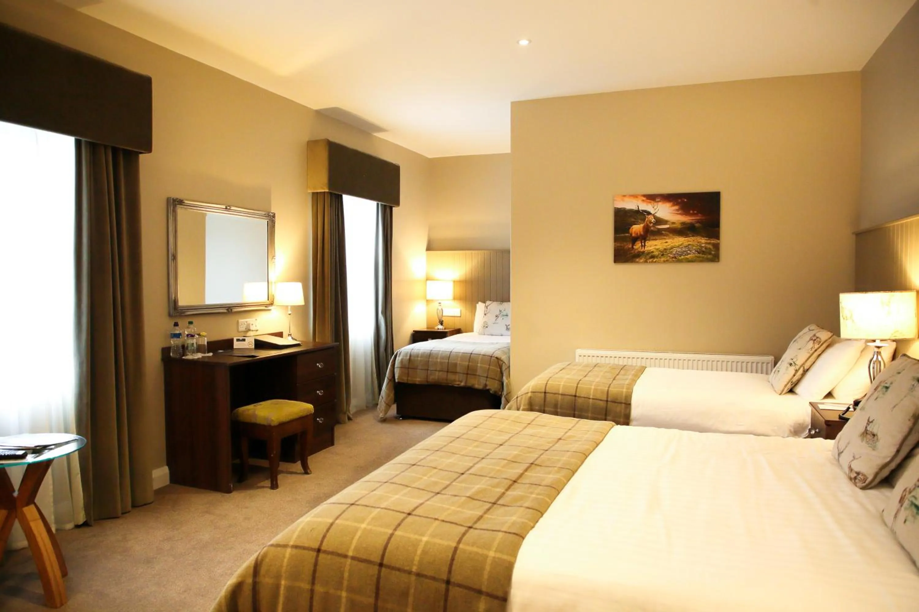 Bedroom, Bed in Mulroy Woods Hotel