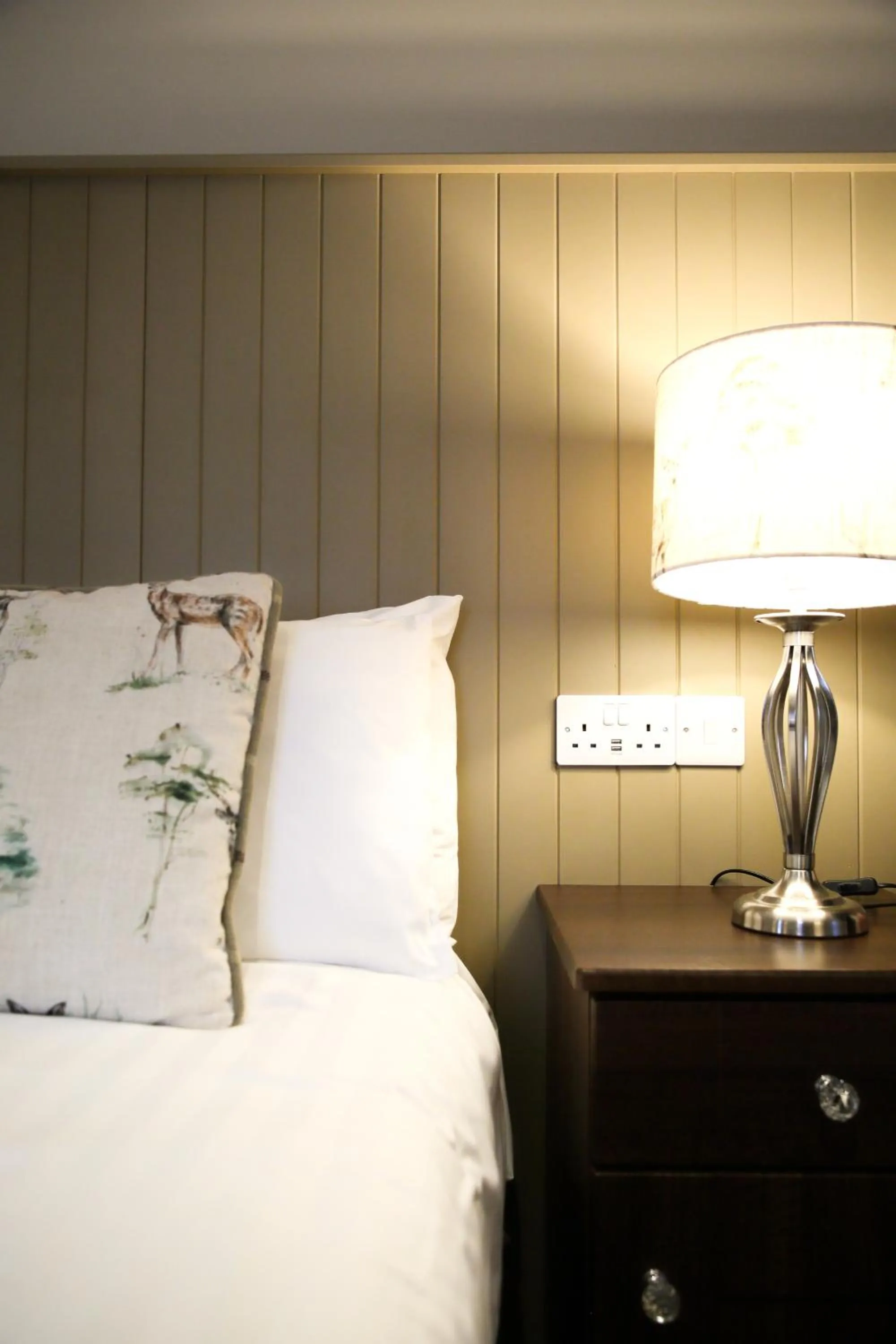 Bedroom, Bed in Mulroy Woods Hotel