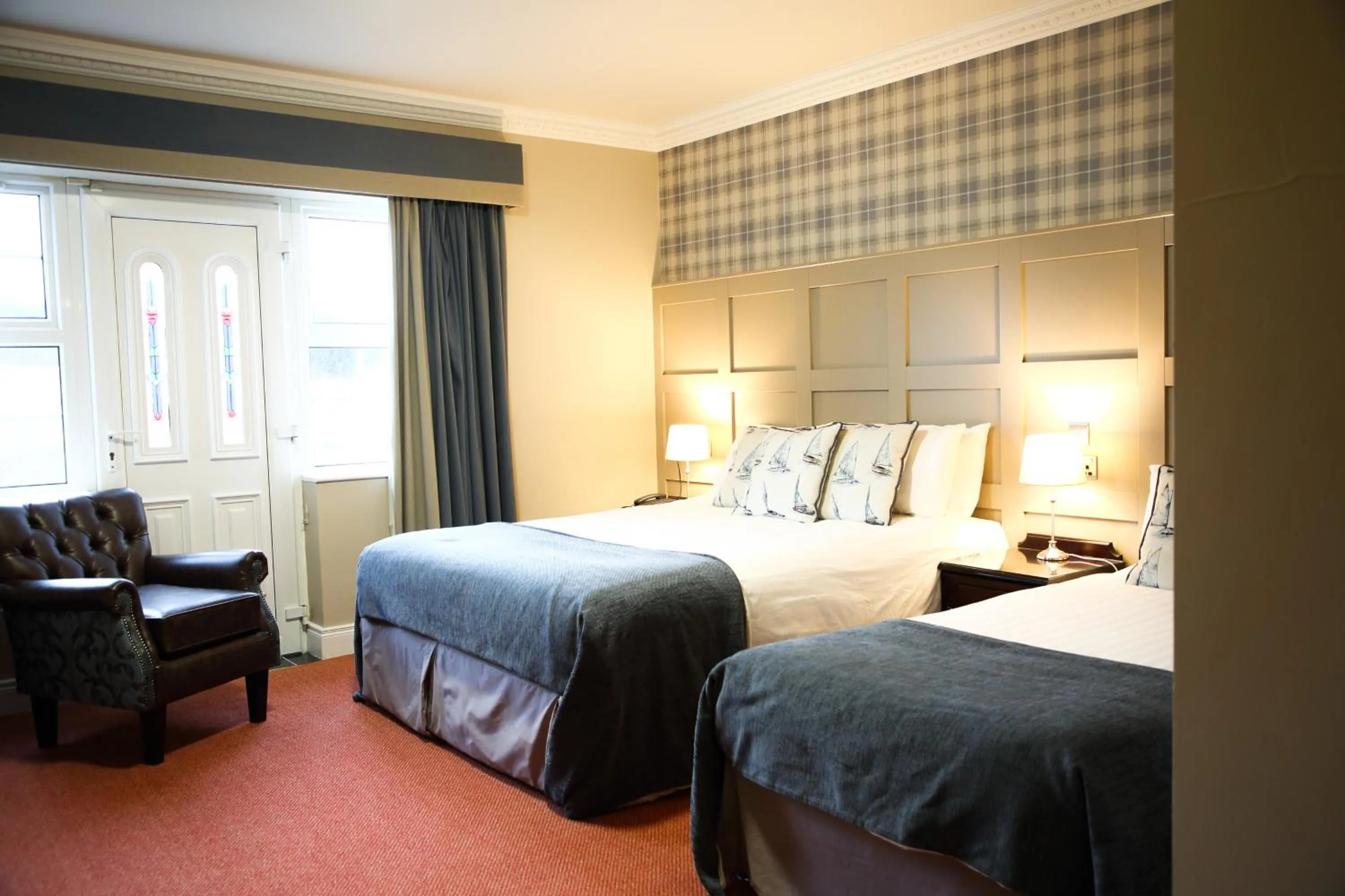 Bedroom, Bed in Mulroy Woods Hotel