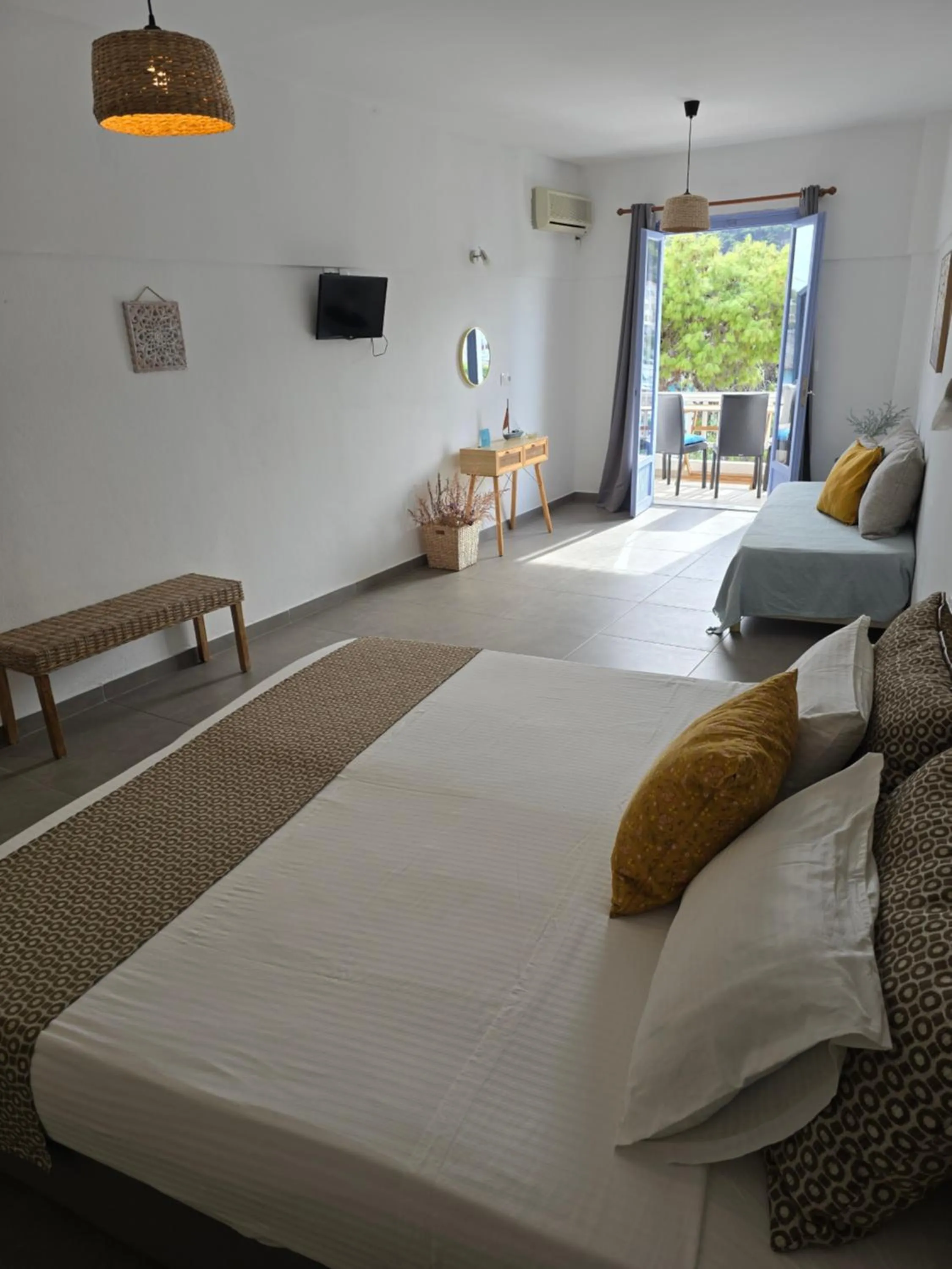 Bed in Levantes Hotel