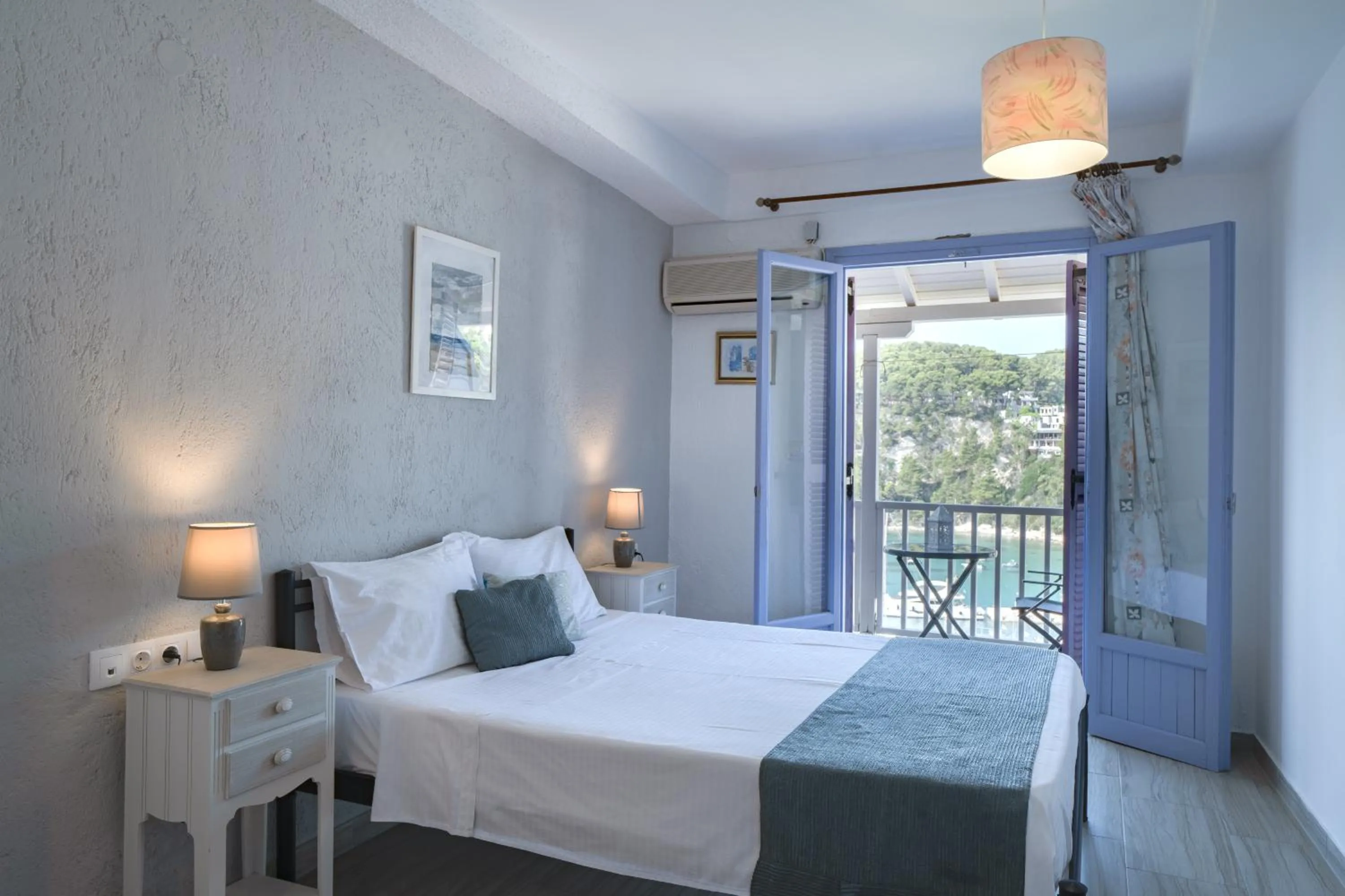 Bedroom, Bed in Levantes Hotel