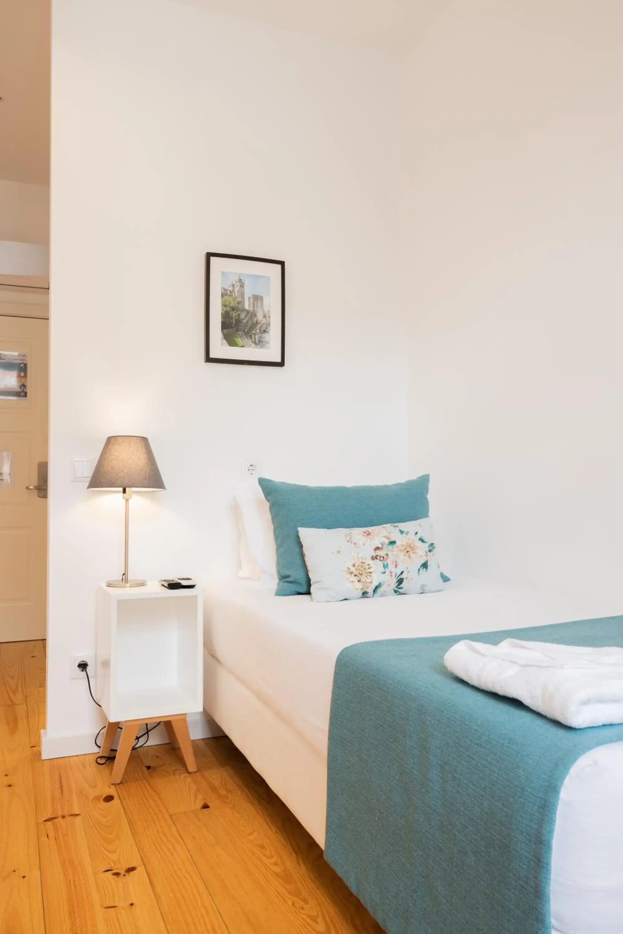 Single Room with Balcony in Mystay Porto Batalha Single Room with Balcony in Mystay Porto Batalha