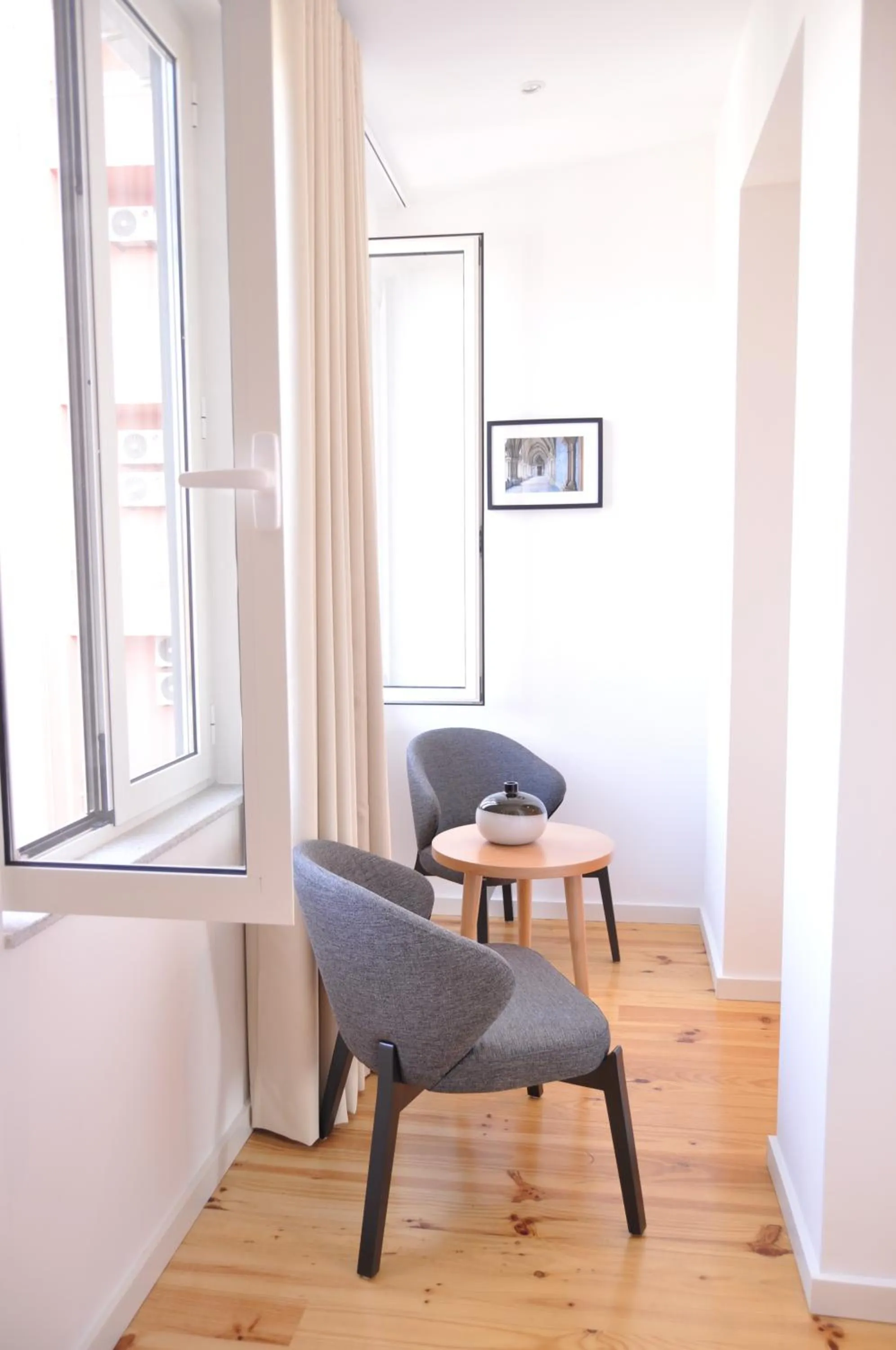 Seating area in Mystay Porto Batalha