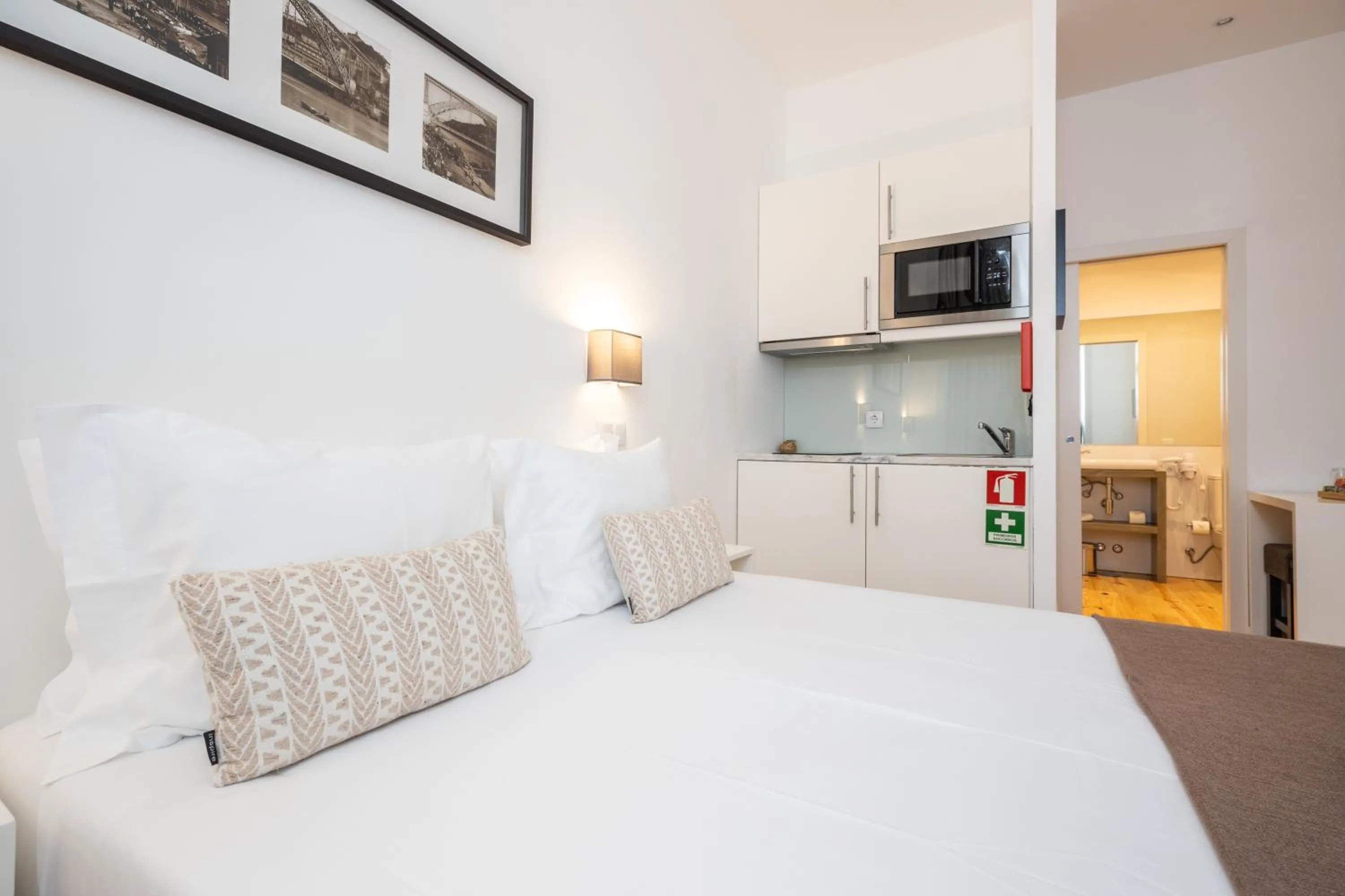 Bed in Mystay Porto Batalha
