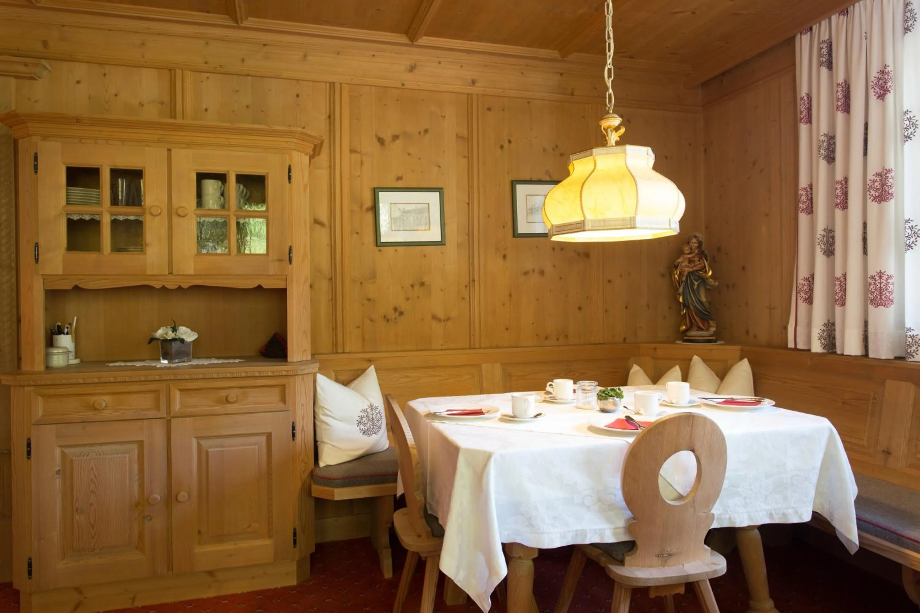 Buffet breakfast in Landhaus Zauser