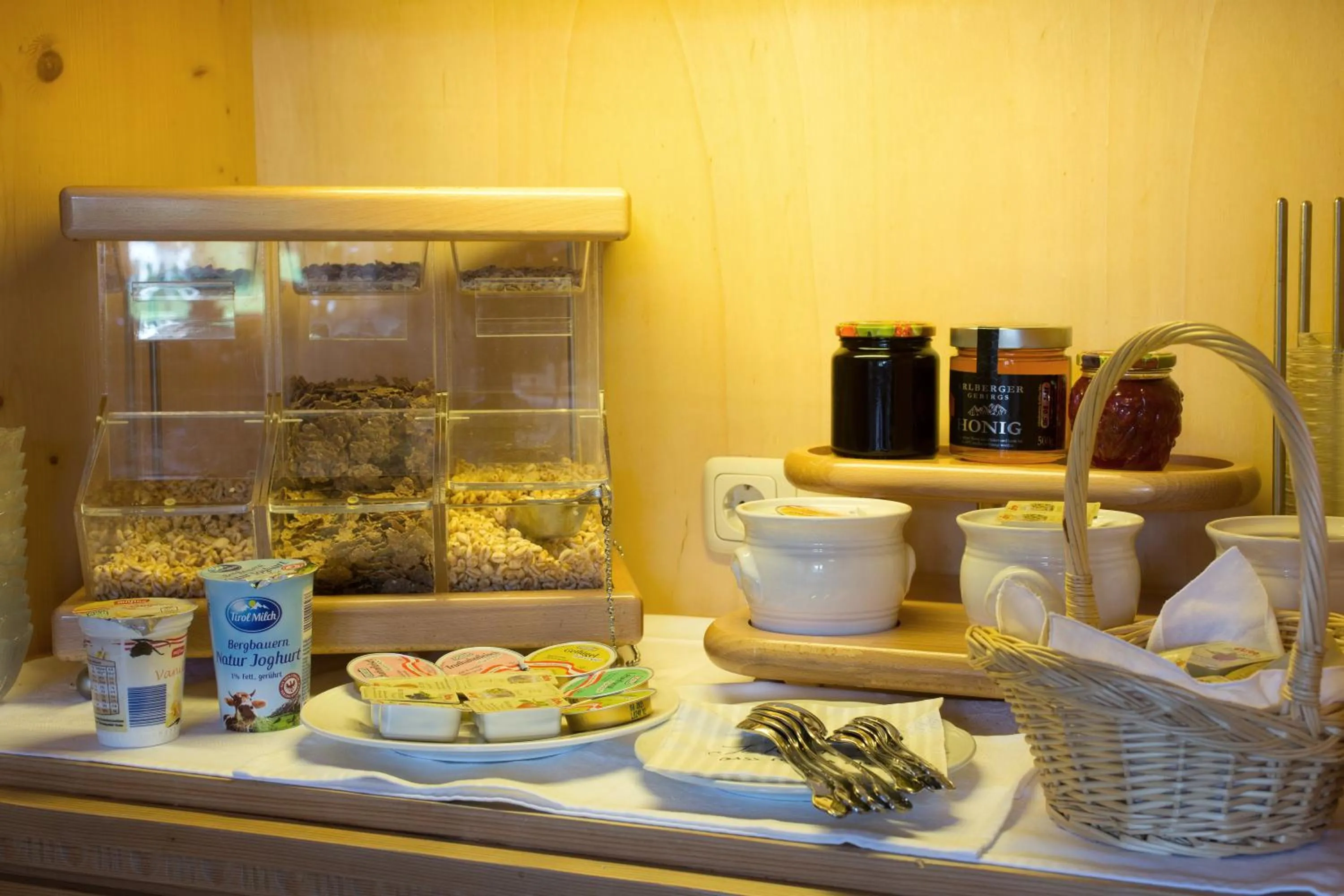 Buffet breakfast in Landhaus Zauser