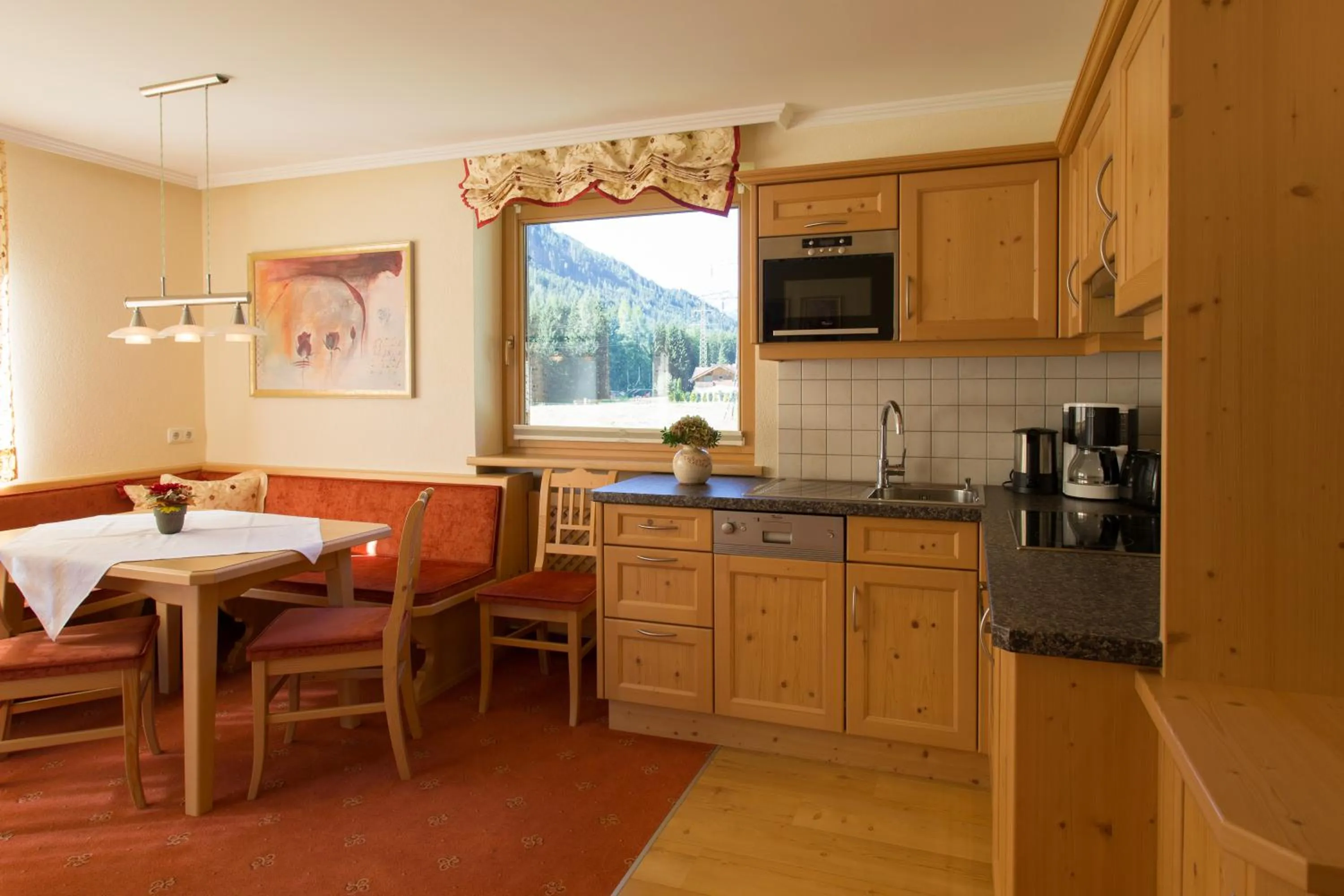 Kitchen or kitchenette in Landhaus Zauser