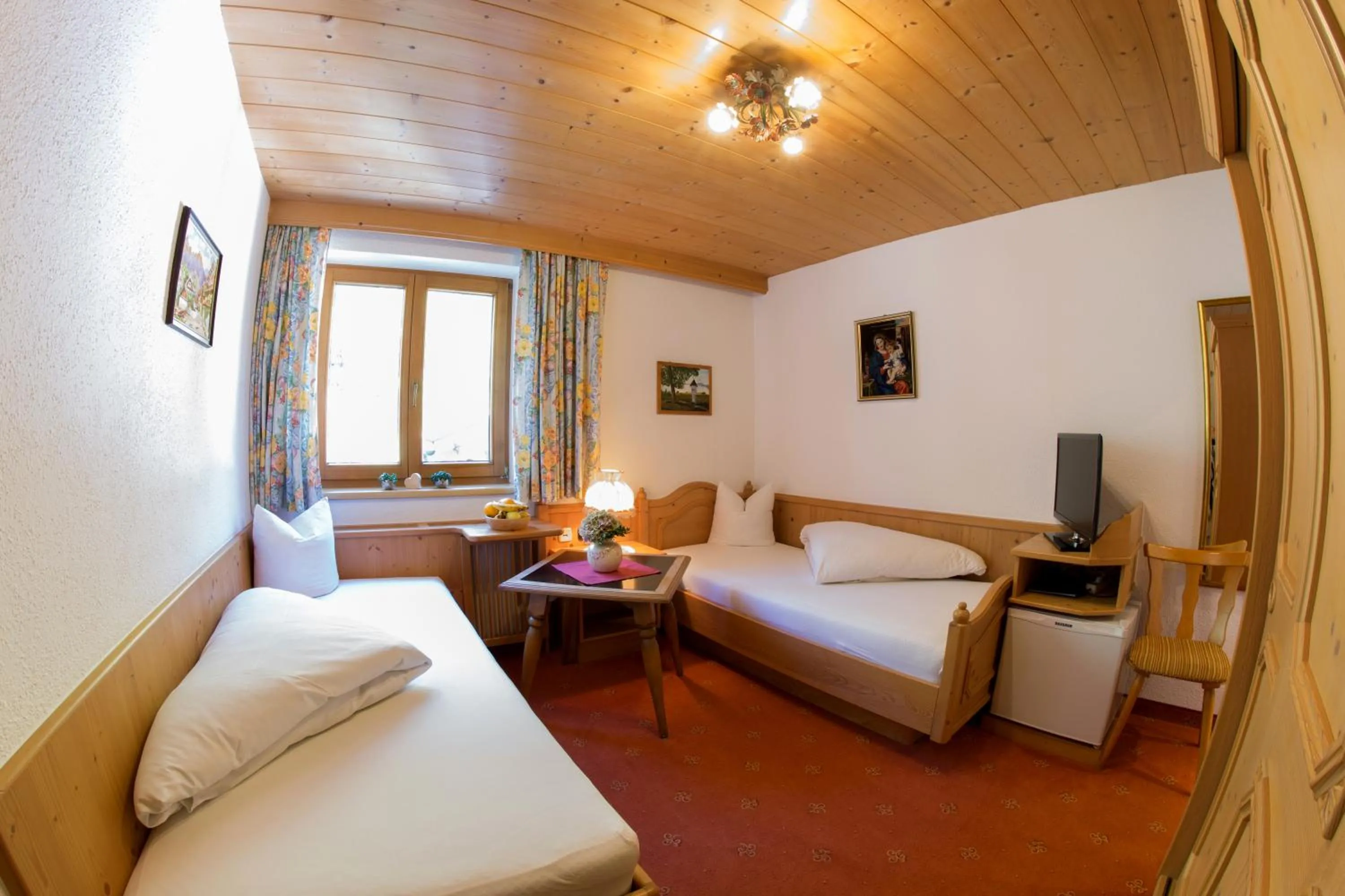 Photo of the whole room in Landhaus Zauser