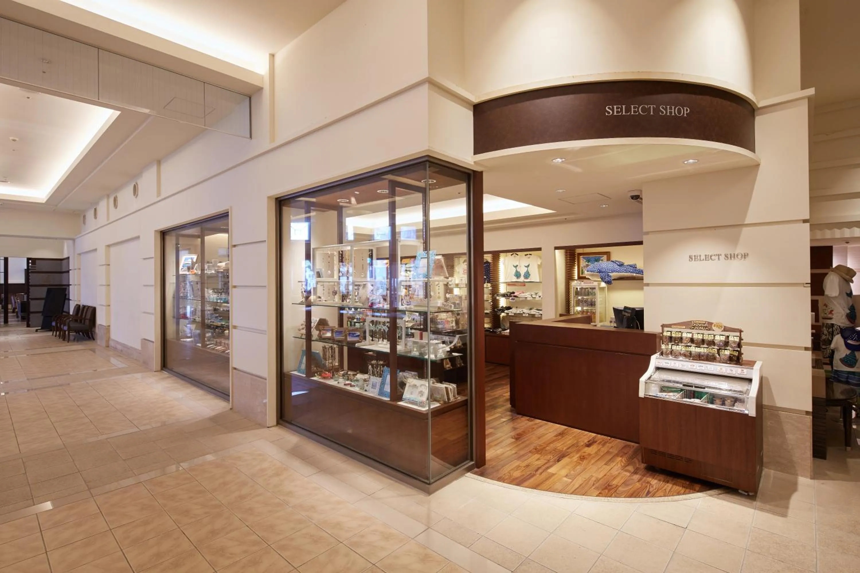 On-site shops in Hotel Mahaina Wellness Resorts Okinawa