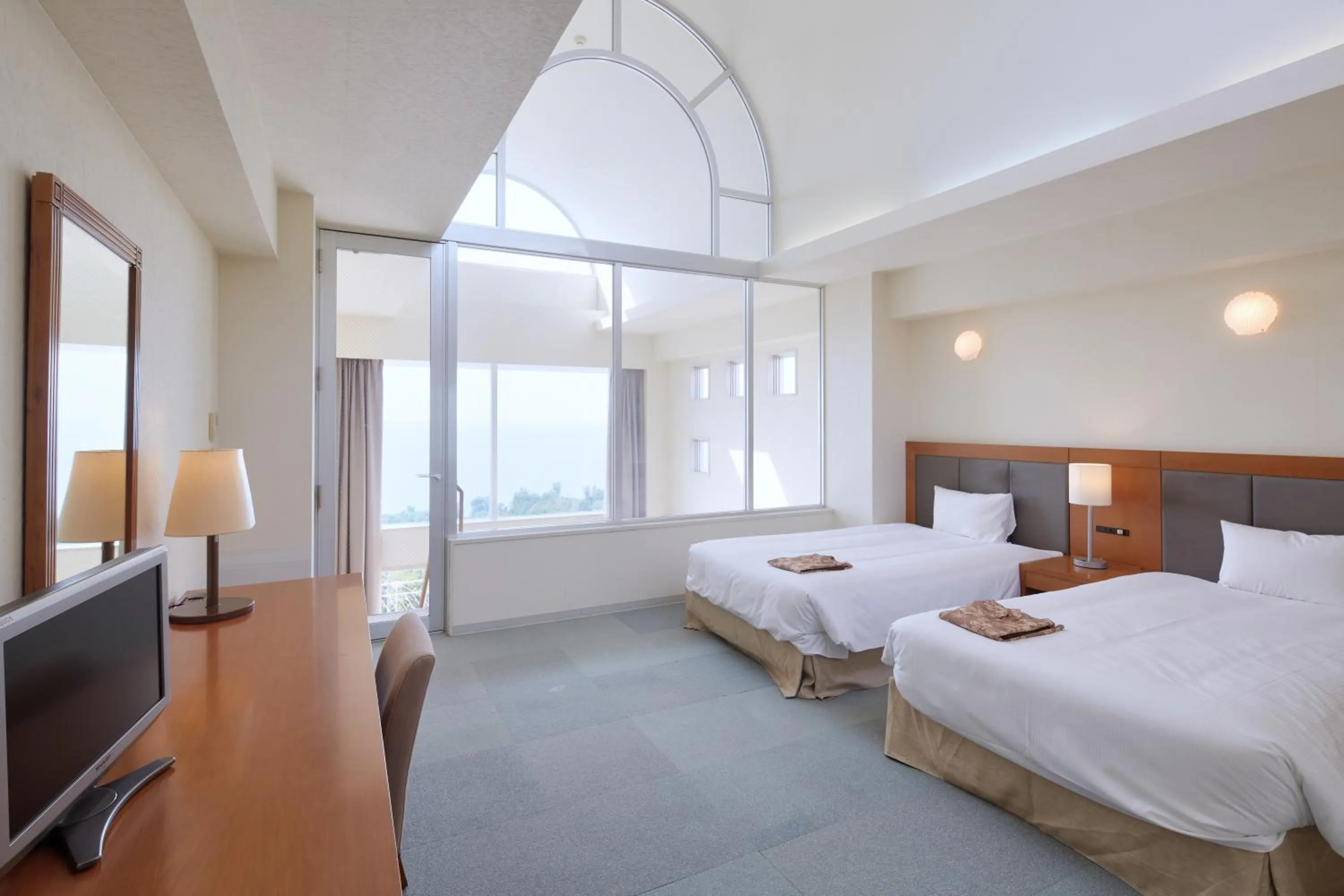 TV and multimedia, Bed in Hotel Mahaina Wellness Resorts Okinawa