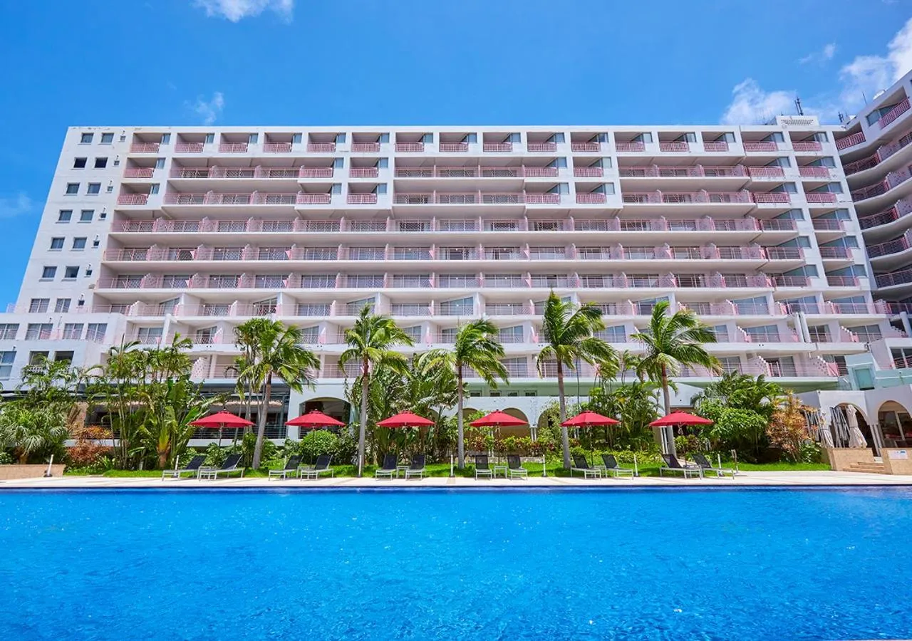 Swimming pool in Hotel Mahaina Wellness Resorts Okinawa