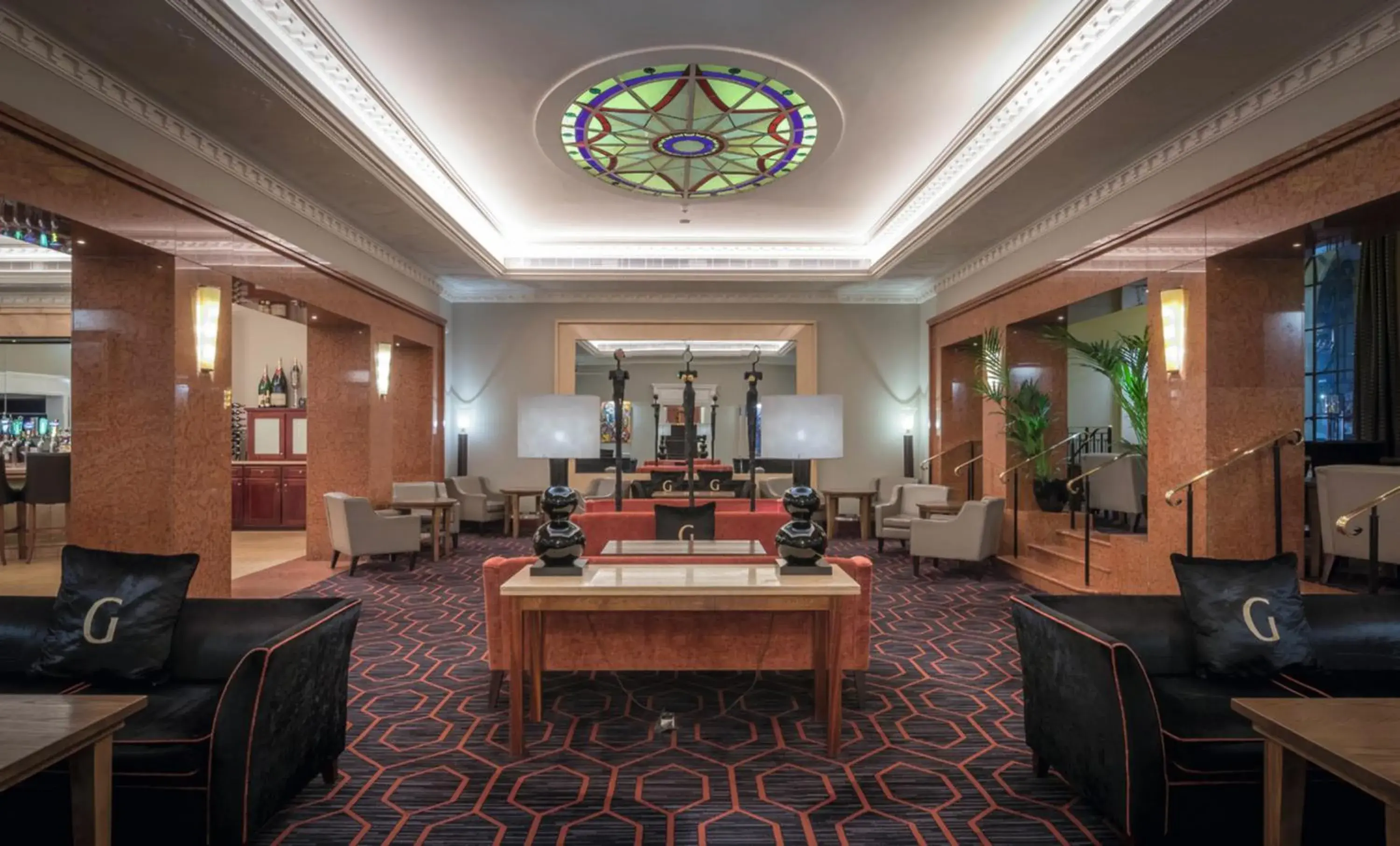 Lounge or bar in Riu Plaza The Gresham Dublin Lounge or bar in Riu Plaza The Gresham Dublin