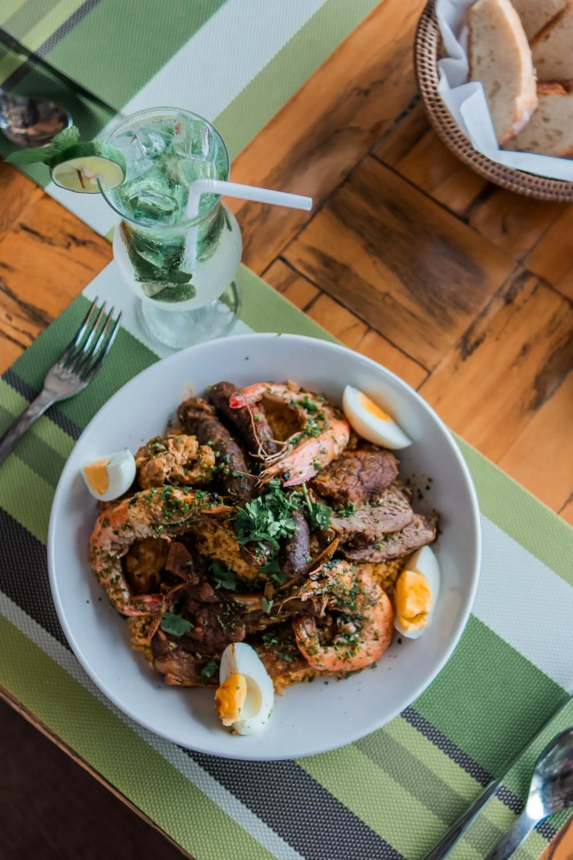 Restaurant/places to eat in Living Asia Resort and Spa