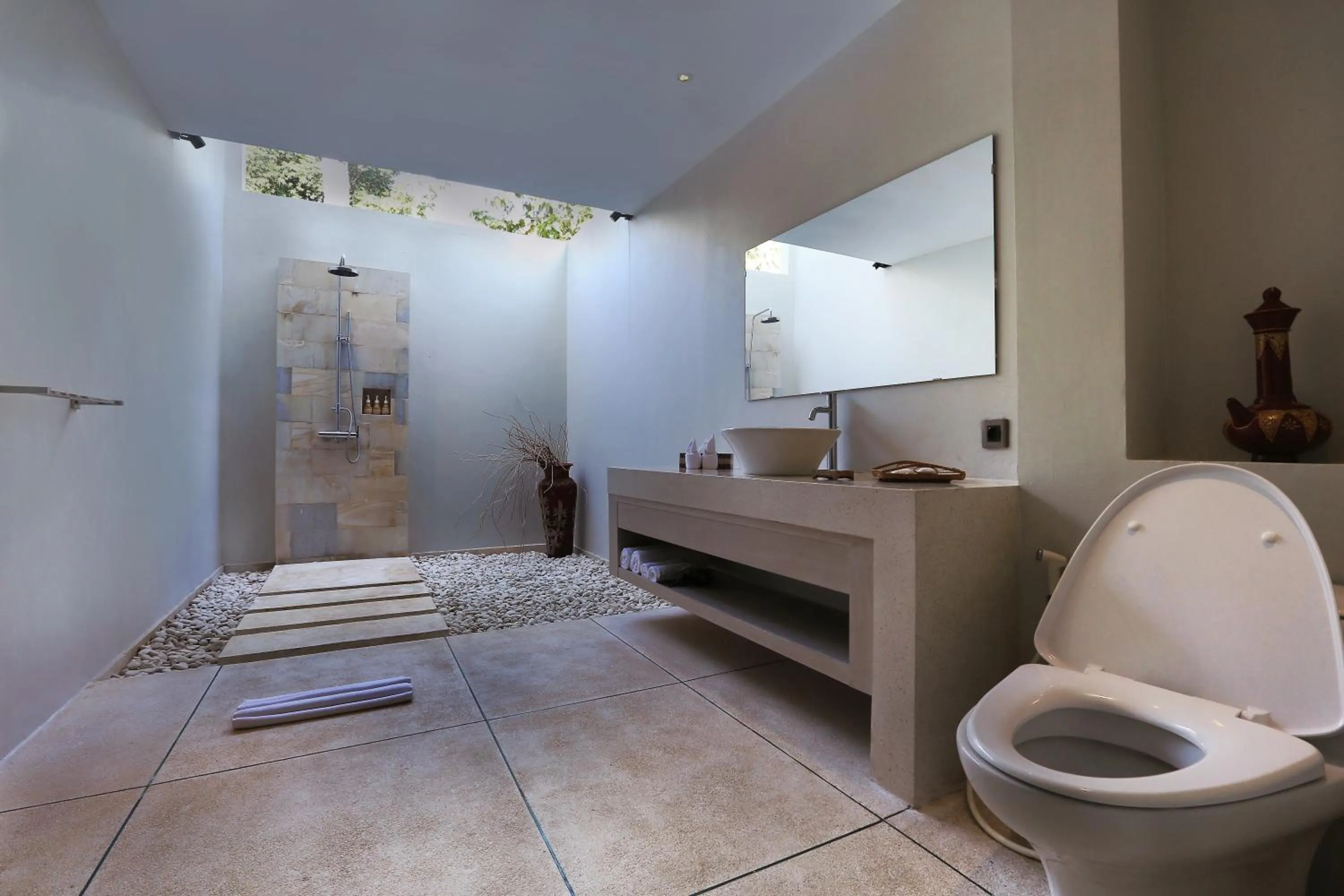 Shower in Living Asia Resort and Spa