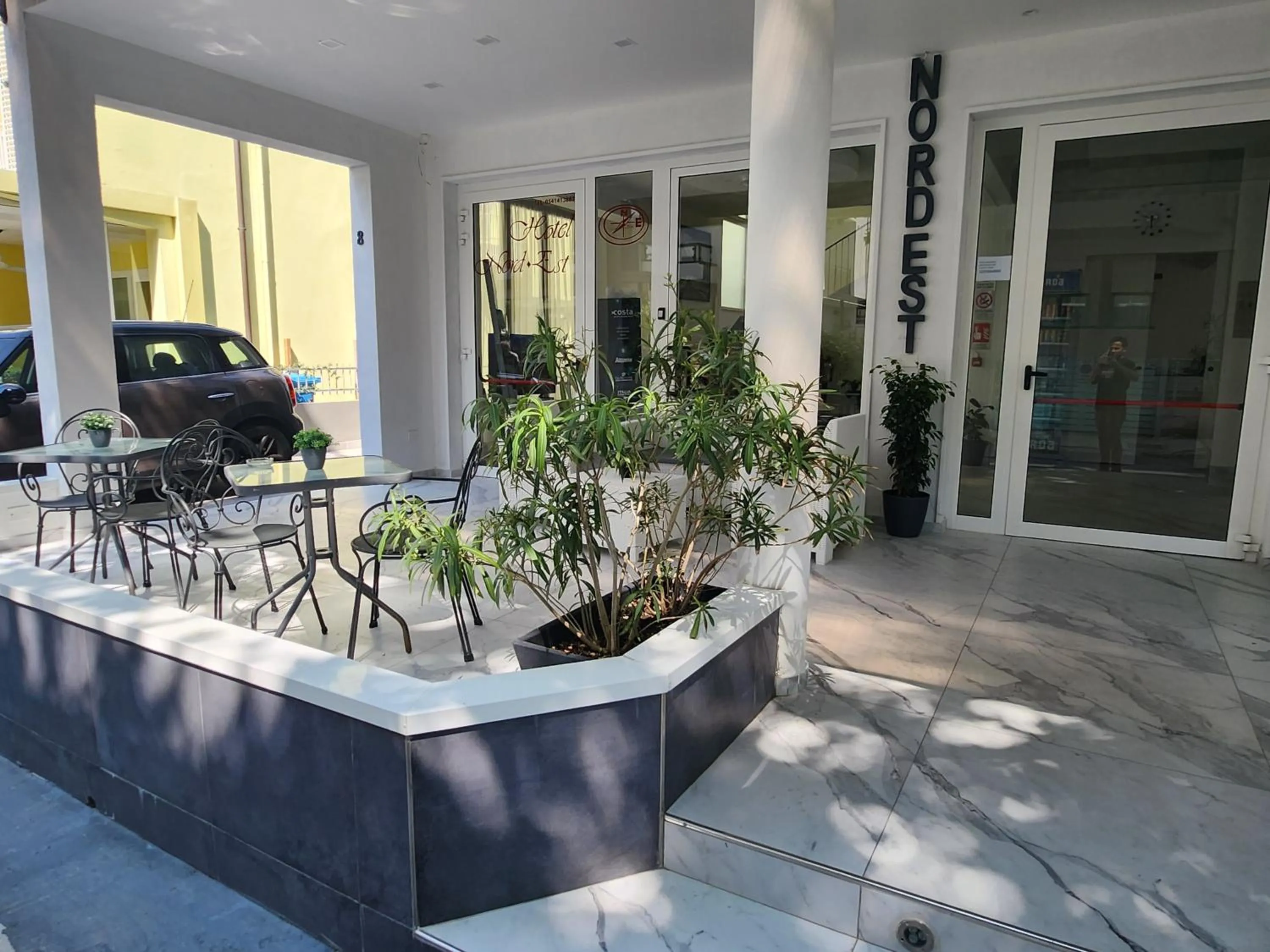 Patio in Hotel Nord Est