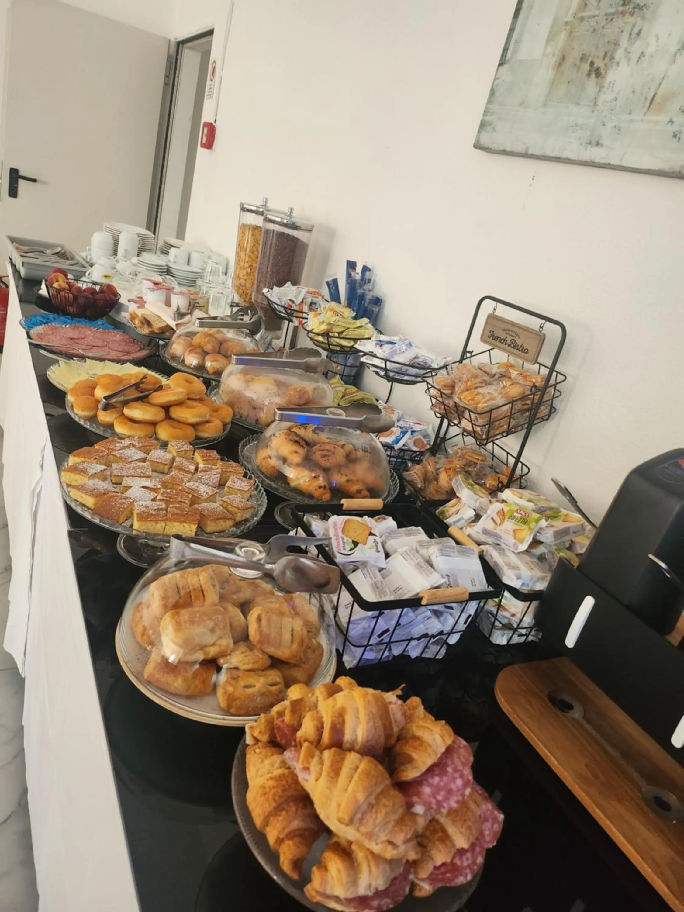 Buffet breakfast in Hotel Nord Est