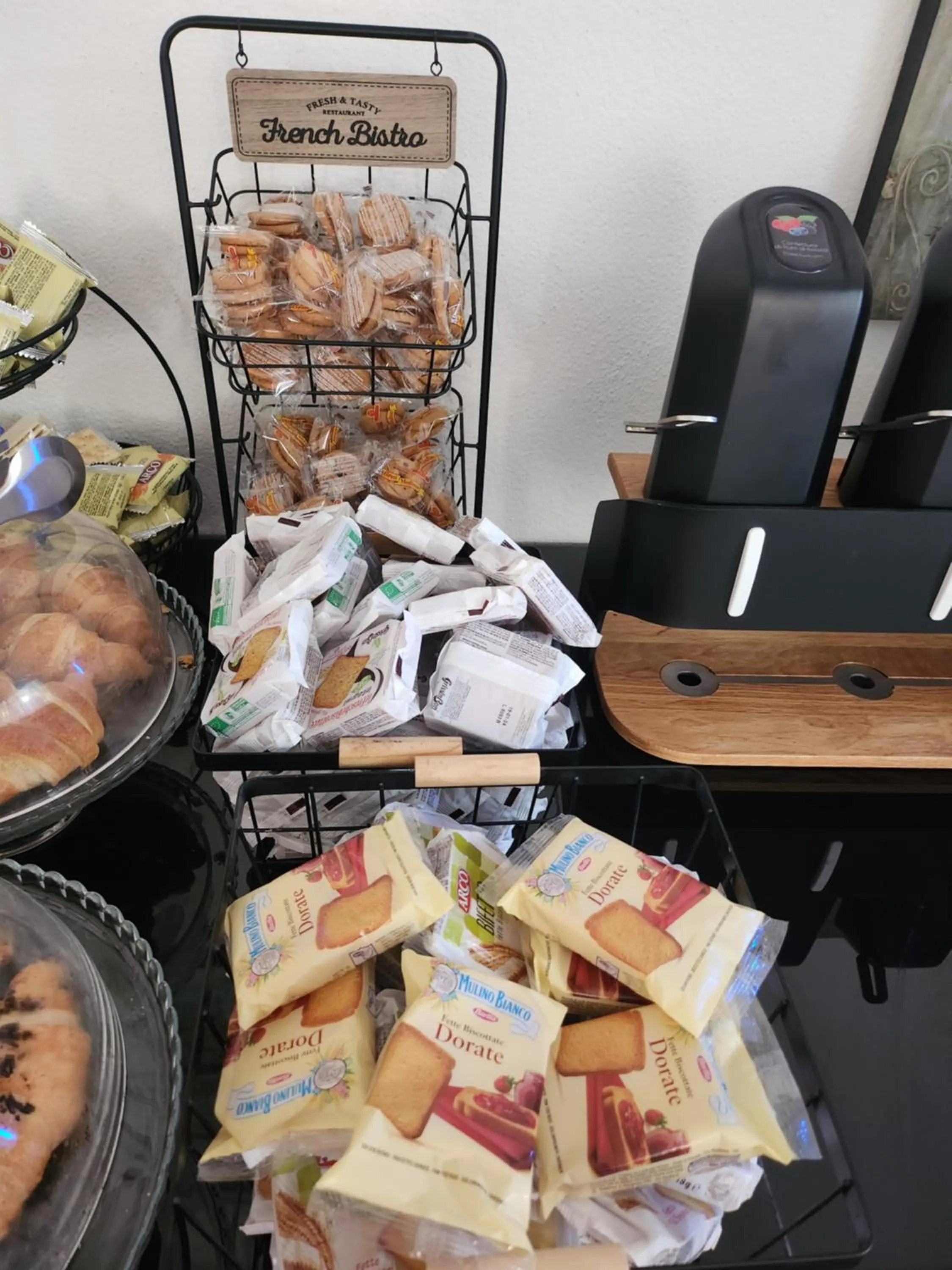 Buffet breakfast in Hotel Nord Est