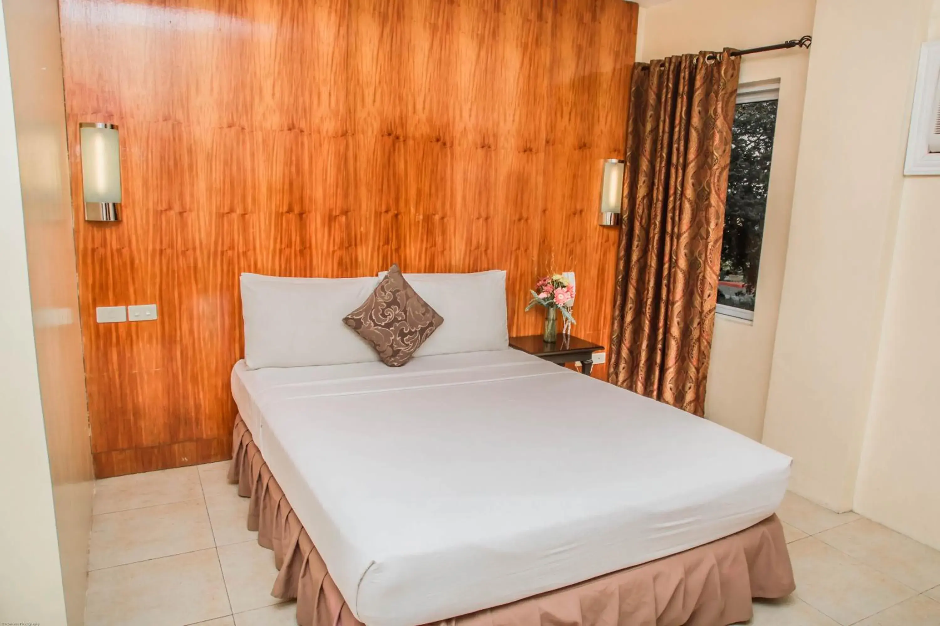 Bed in Viewpark Hotel Tagaytay Bed in Viewpark Hotel Tagaytay