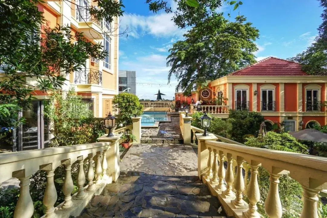 Property building in Viewpark Hotel Tagaytay Property building in Viewpark Hotel Tagaytay