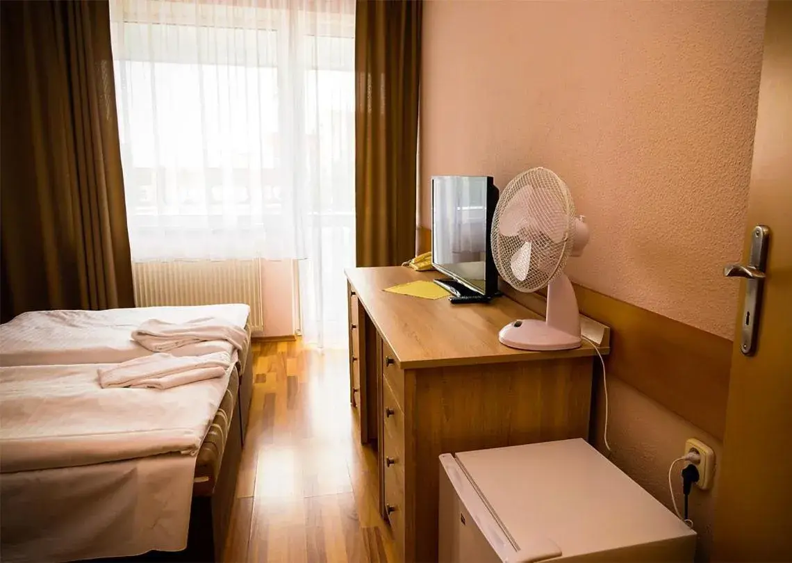 Double Room - single occupancy in Hotel Atrium Double Room - single occupancy in Hotel Atrium