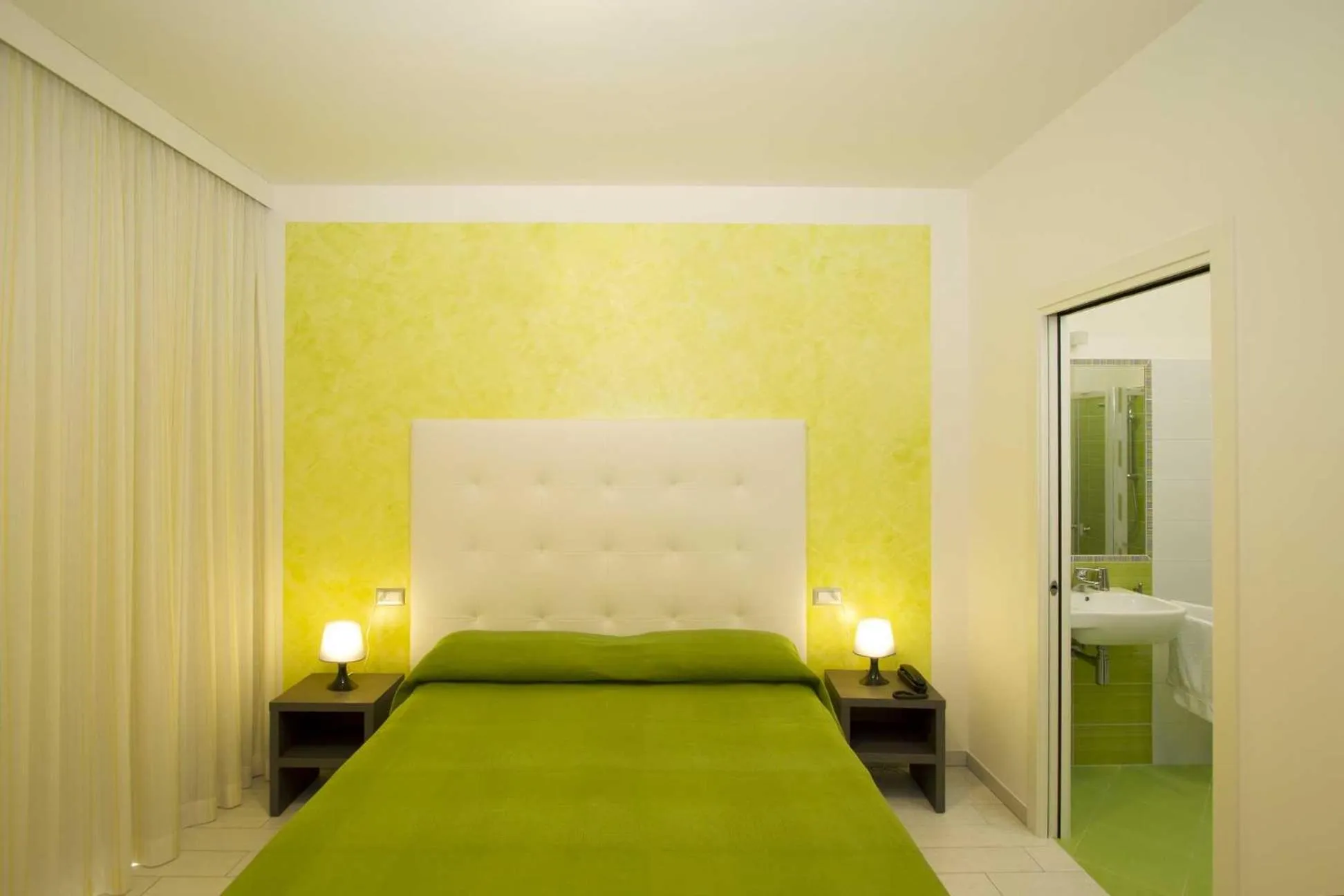 Bed in Hotel La Maestra