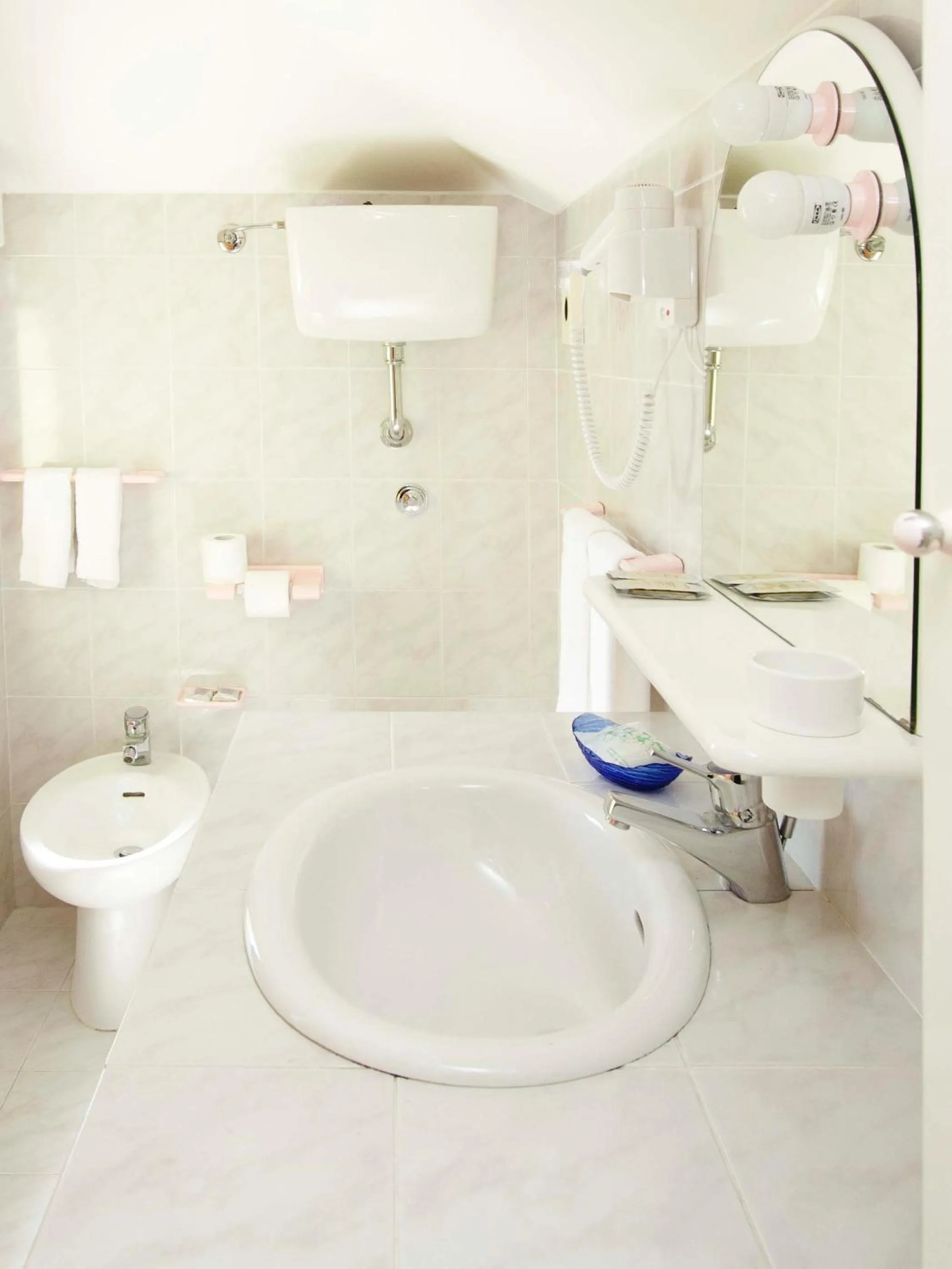 Bathroom in Hotel La Maestra