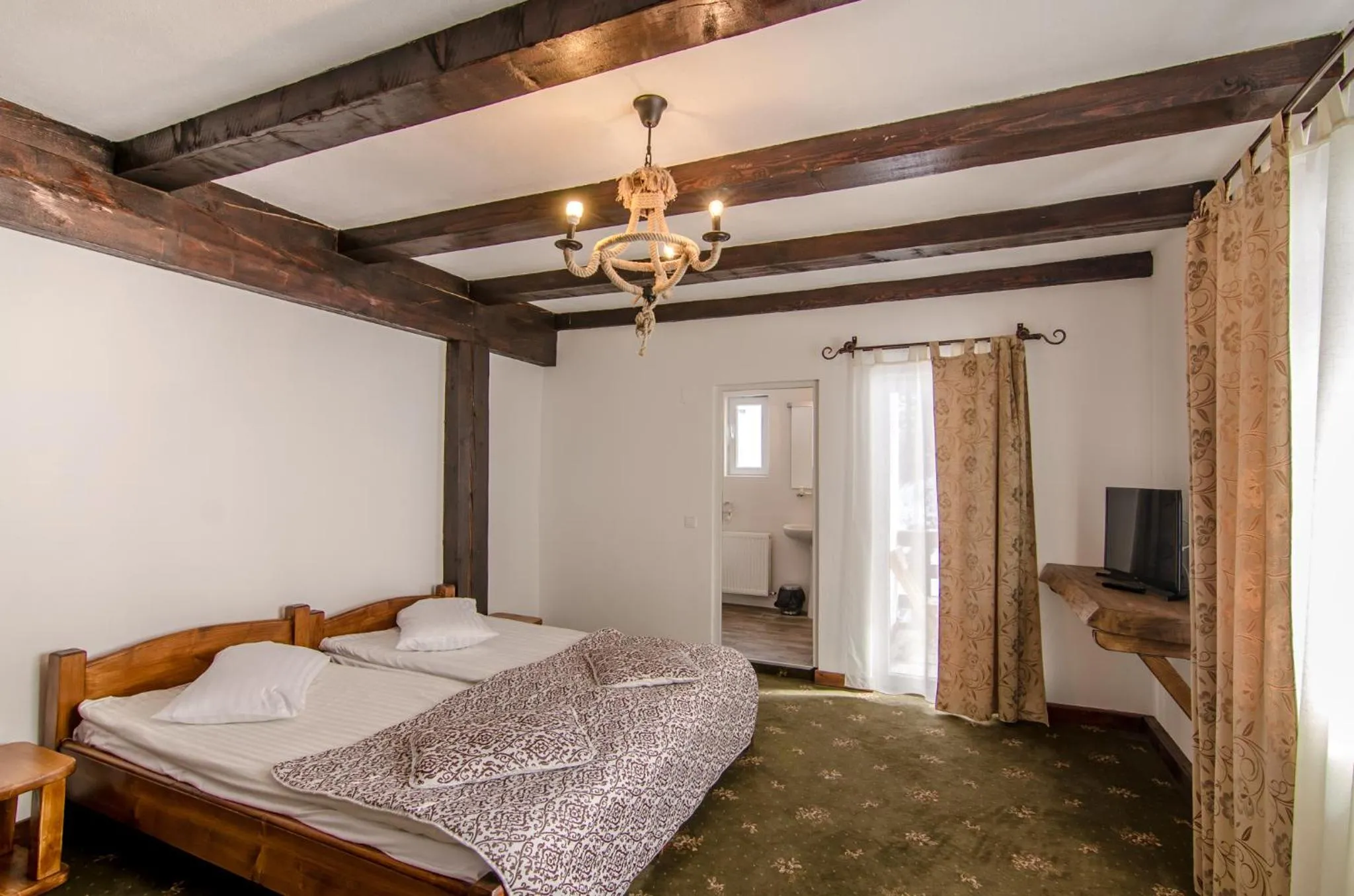 Bed in Resort Cheile Gradistei Moieciu