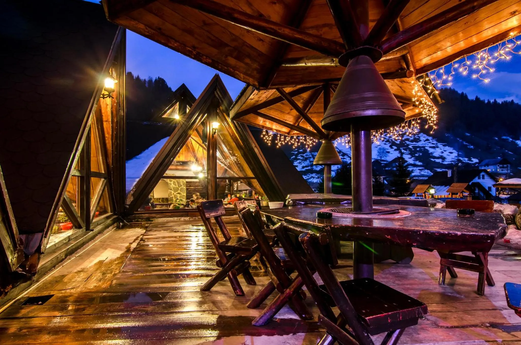 Restaurant/places to eat in Resort Cheile Gradistei Moieciu