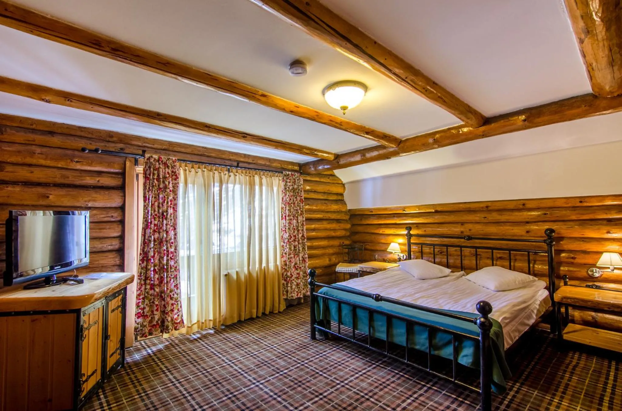 Bed in Resort Cheile Gradistei Moieciu